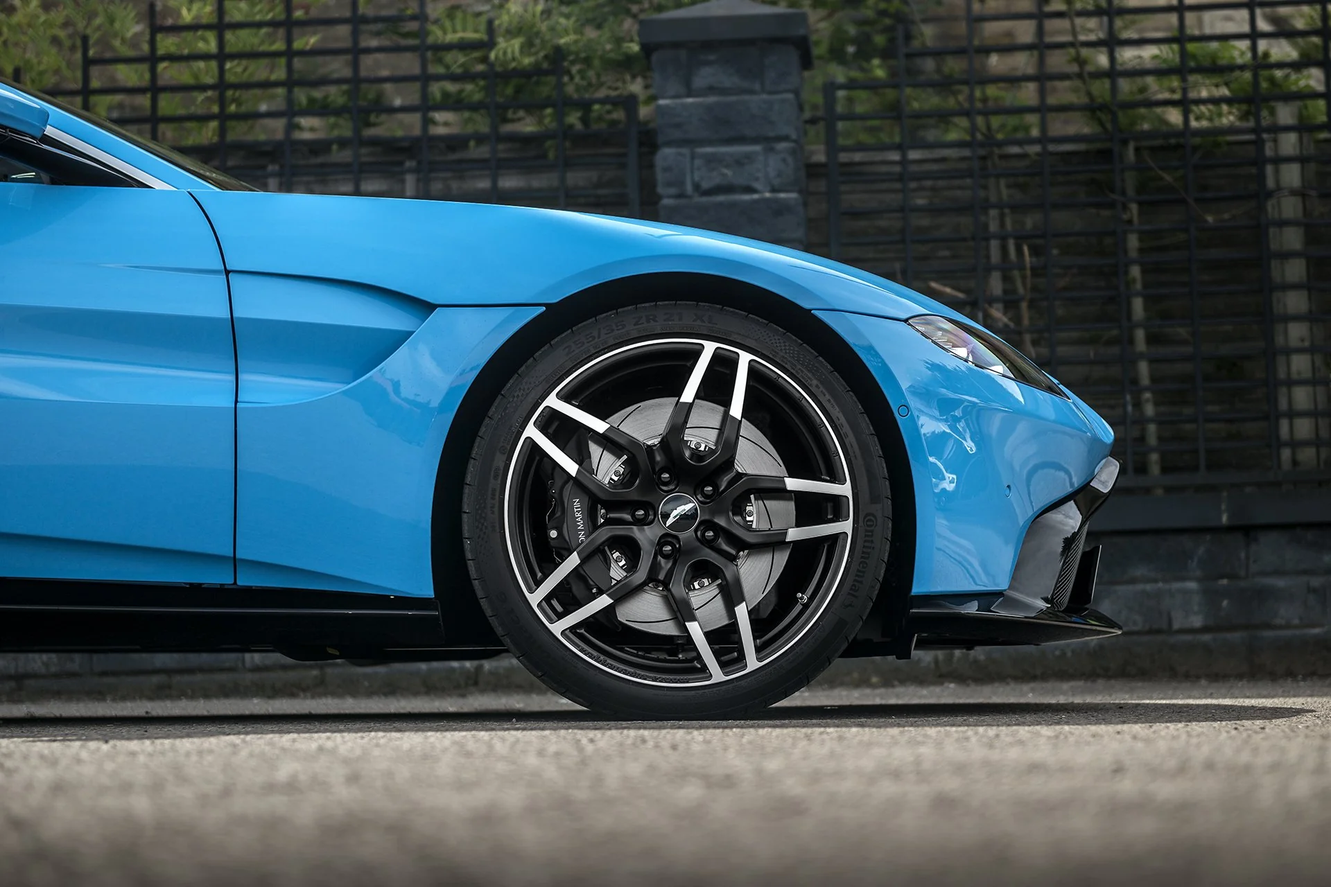 Aston Martin Vantage (2018 Onwards) Superleggera Light Alloy Wheels - Image 10