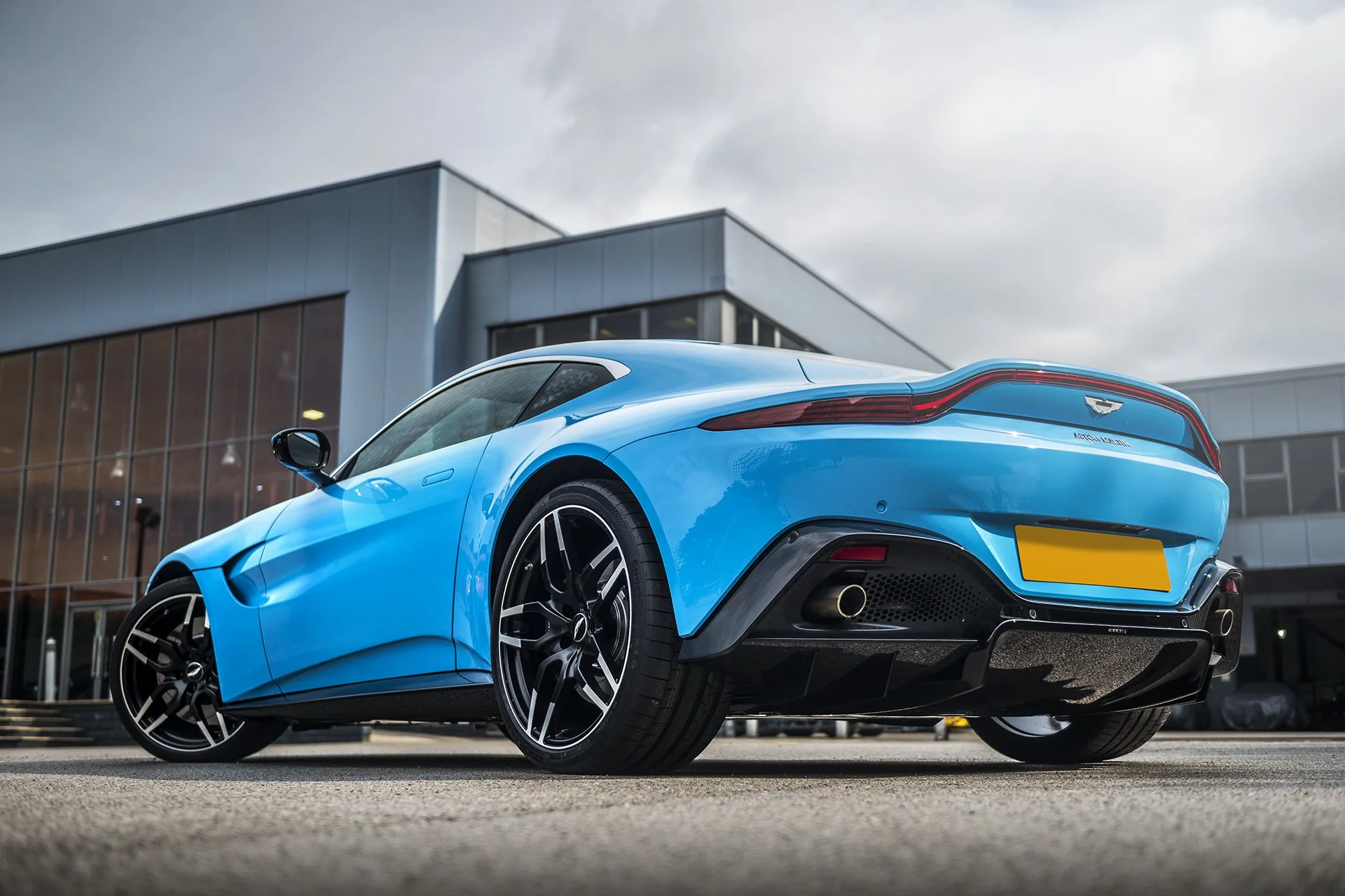 Aston Martin Vantage (2018 Onwards) Superleggera Light Alloy Wheels - Image 6