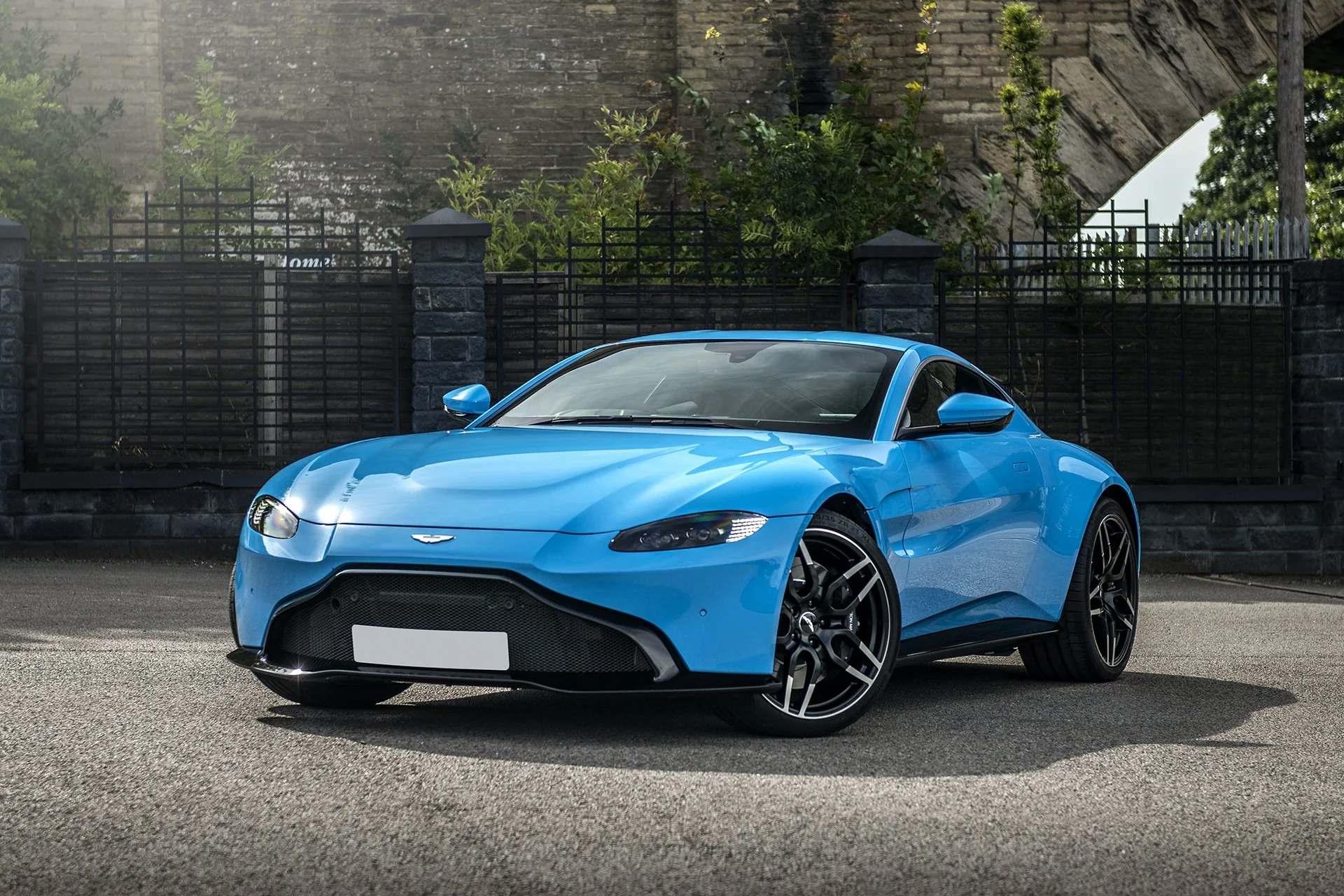 Aston Martin Vantage (2018 Onwards) Superleggera Light Alloy Wheels - Image 7
