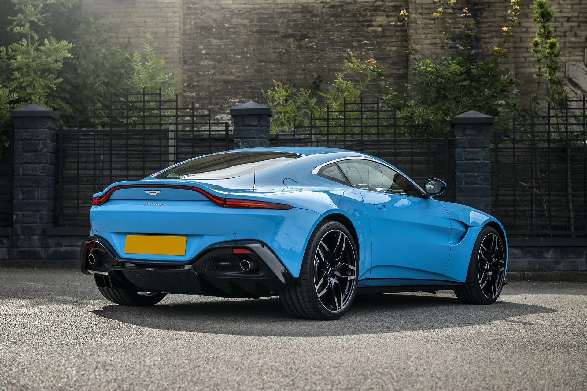 Aston Martin Vantage (2018 Onwards) Superleggera Light Alloy Wheels - Image 8