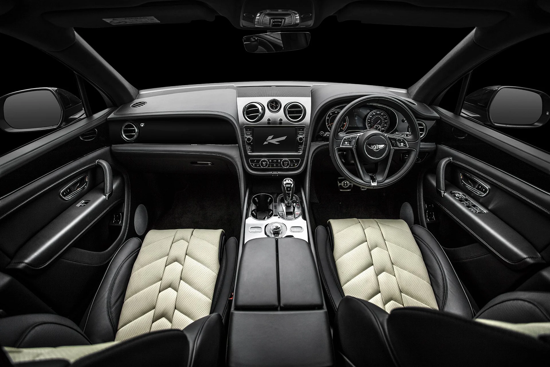 Luxury Comfort: Bentley Bentayga 5-Seater Black & Blue Leather Interior - Image 15