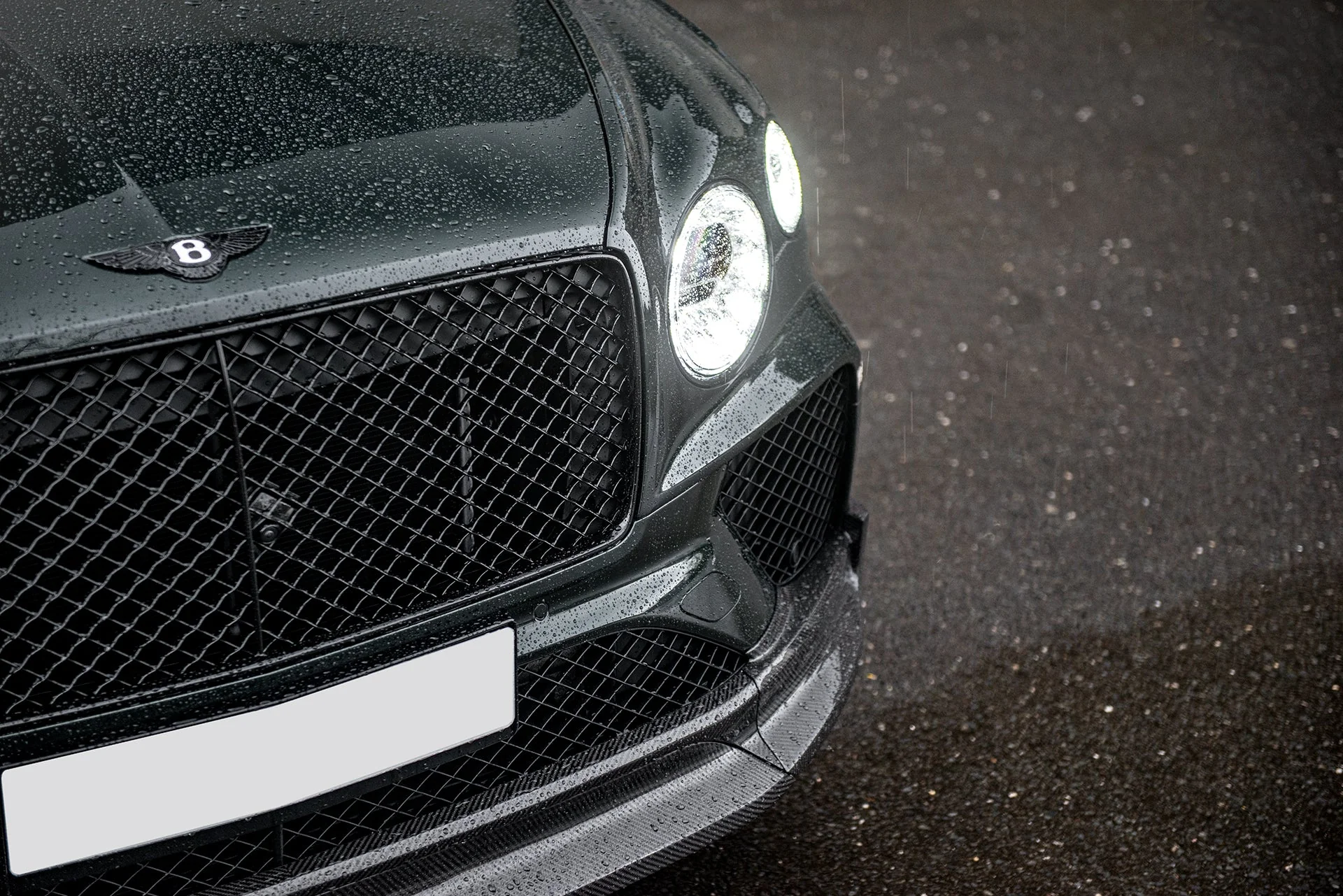 Bentley Bentayga Exposed Carbon Body Kit For Sleek Performance - Image 15