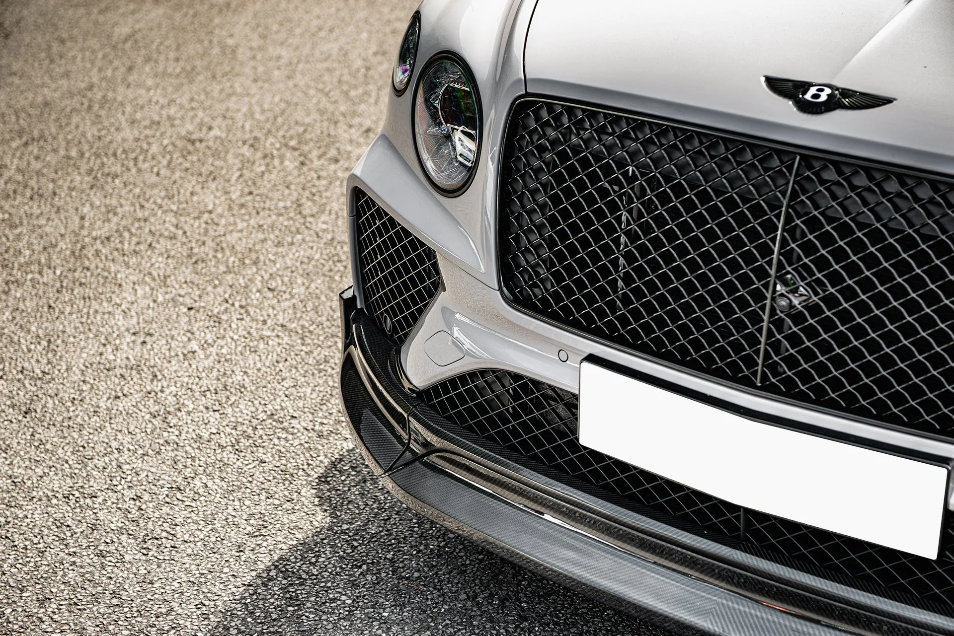 Bentley Bentayga Exposed Carbon Body Kit For Sleek Performance - Image 20