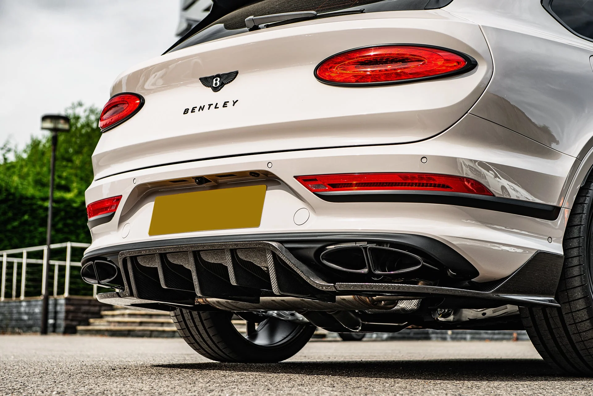 Bentley Bentayga Exposed Carbon Body Kit For Sleek Performance - Image 21