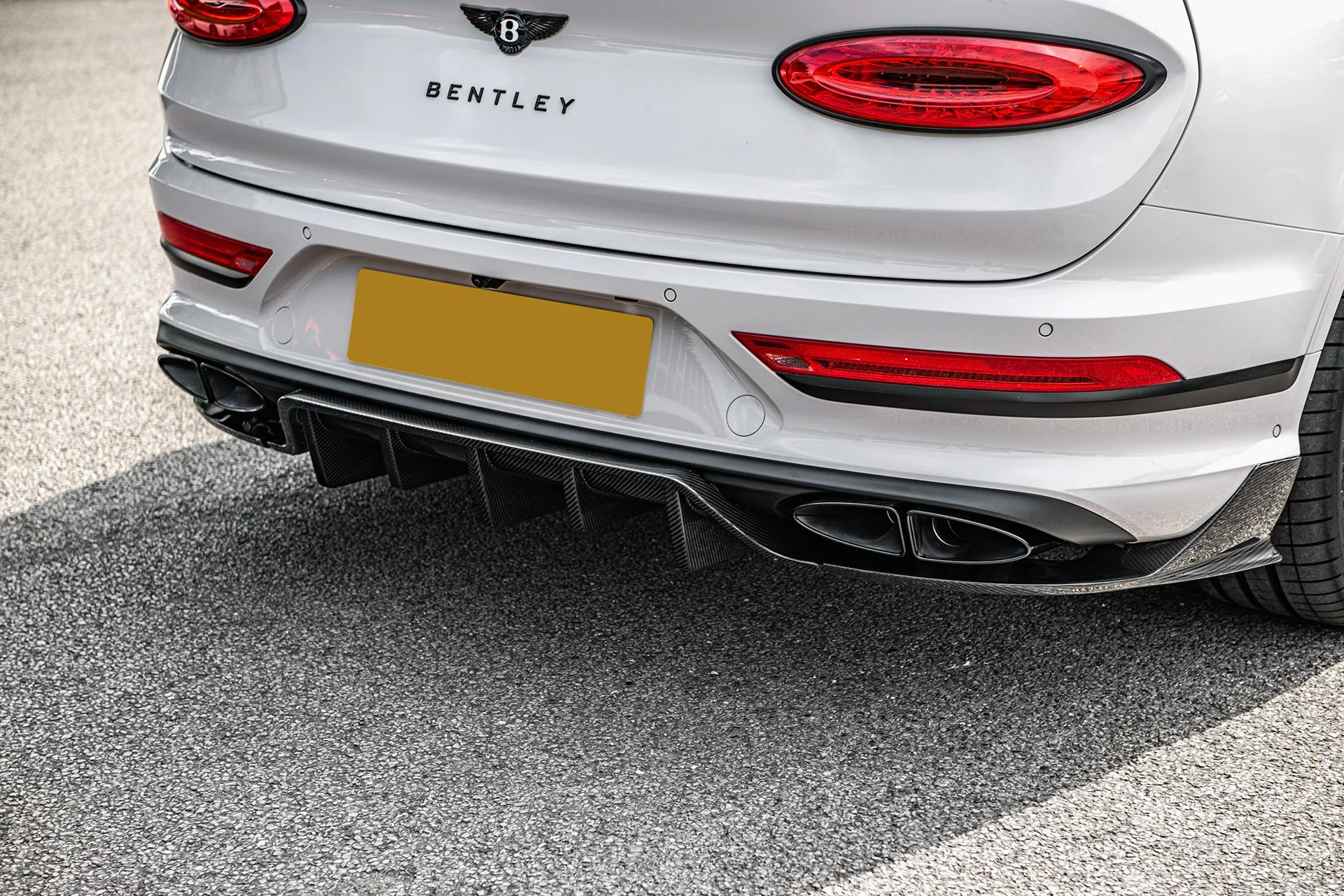 Bentley Bentayga Exposed Carbon Body Kit For Sleek Performance - Image 22