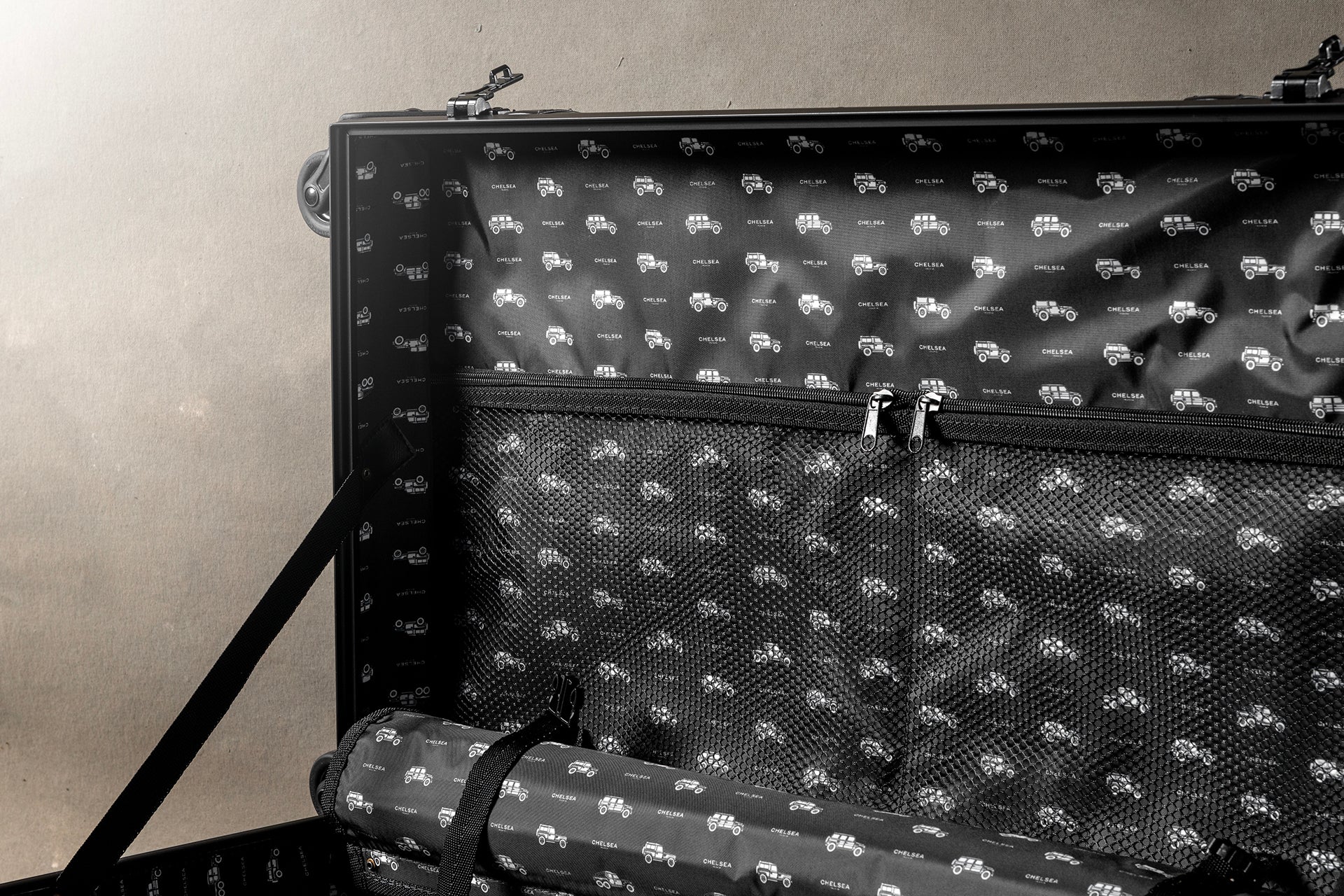 Chelsea Truck Company Vintage Inspired Travel Luggage Set - Image 6