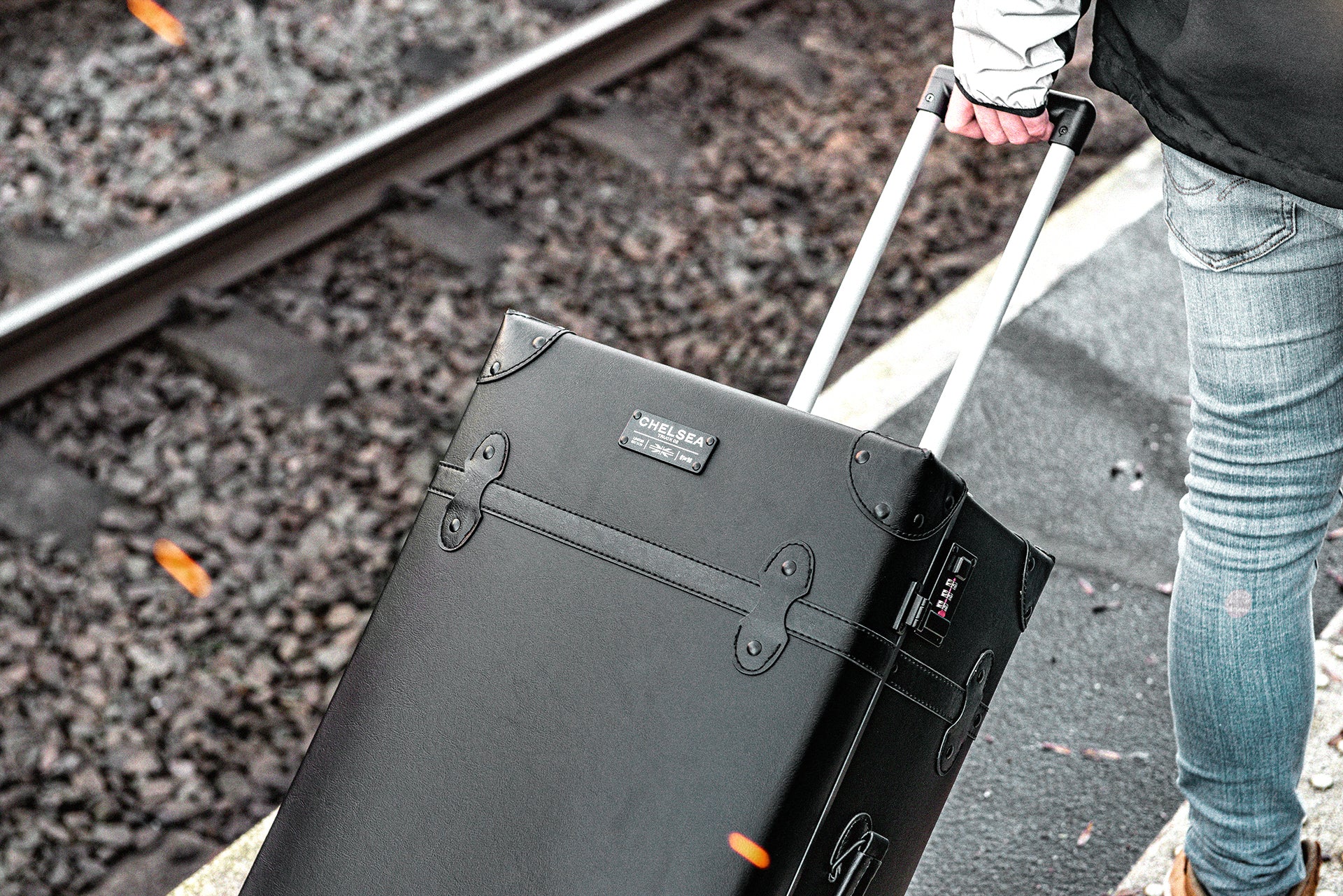 Chelsea Truck Company Vintage Inspired Travel Luggage Set - Image 13