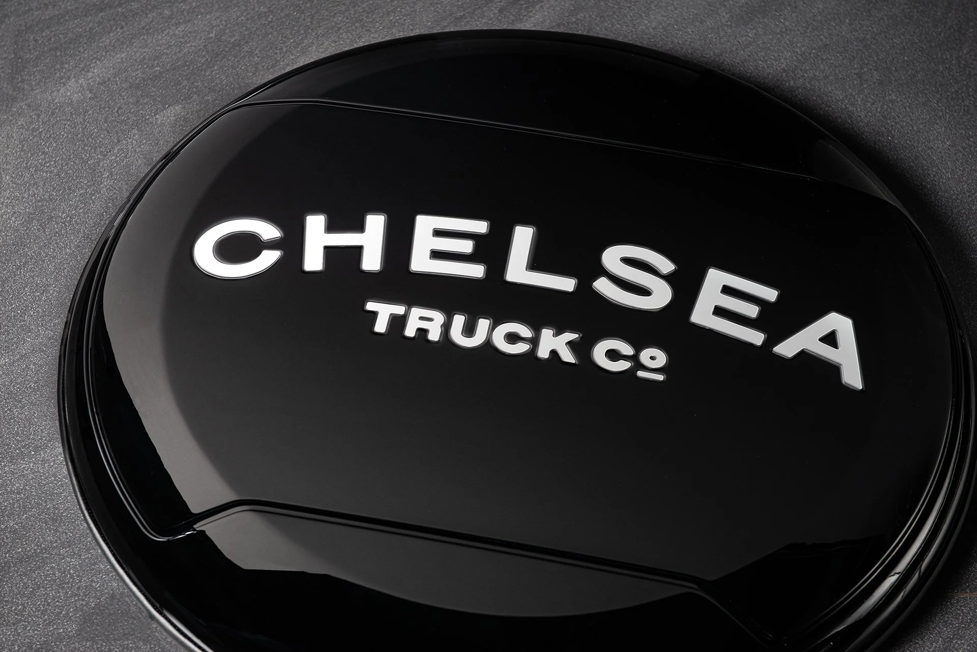 Coconut Lettering for Chelsea Truck Company Hard Spare Wheel Cover - Image 4