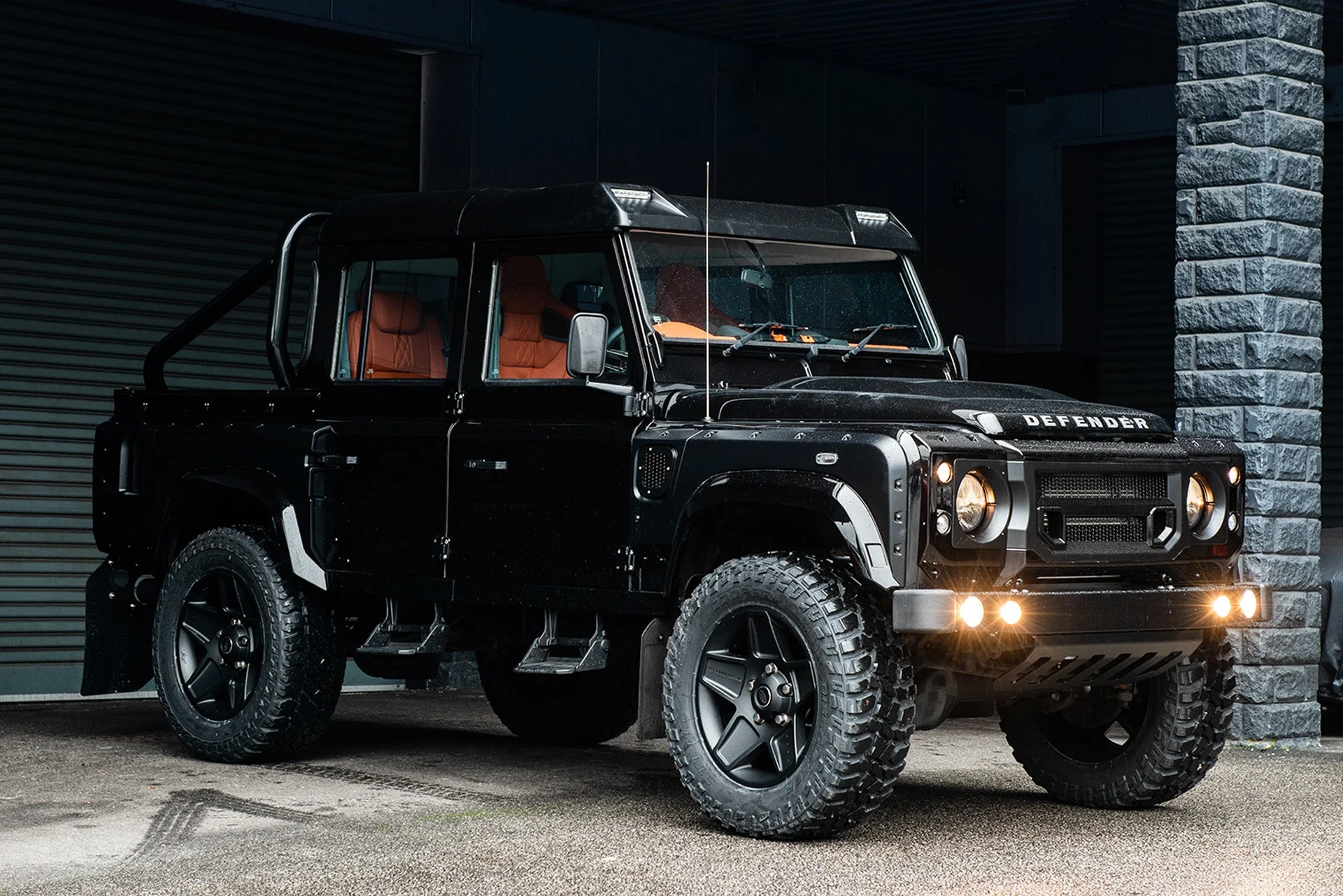 Land Rover Defender (1991-2016) Front Roof Shield with Integrated LED Lights - Image 9