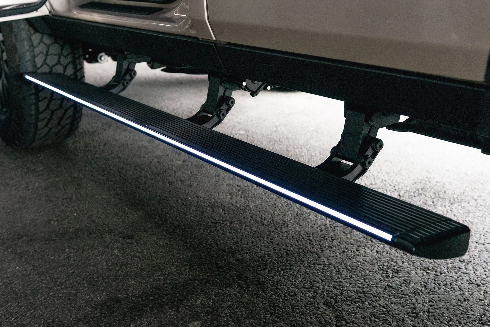 INEOS Grenadier (2023 Onwards) Electric Side Steps with LED Light Strips - Image 7