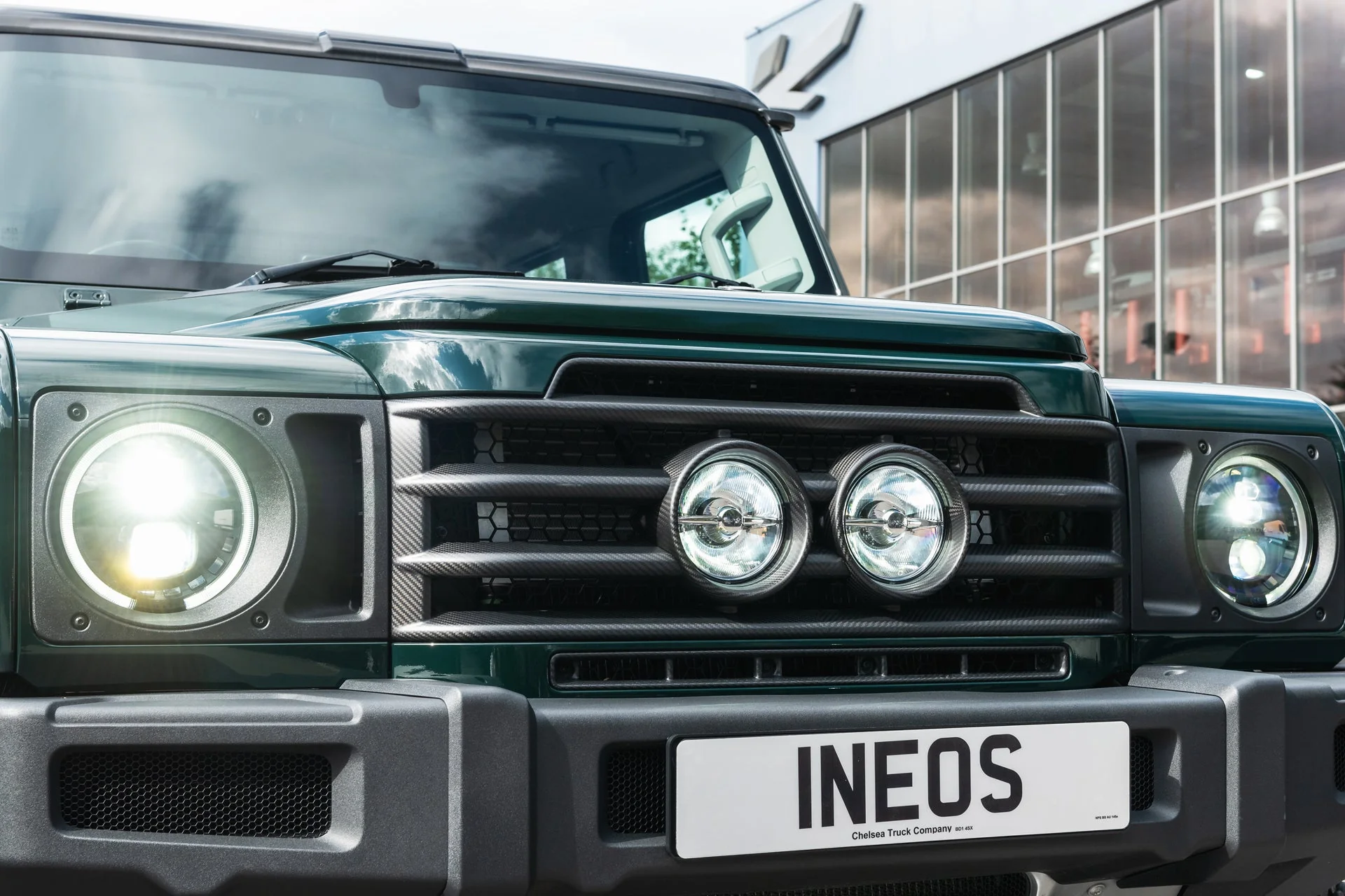INEOS Grenadier (2023 Onwards) Exposed Matte Carbon Central Lamp Dakar Front Grille - Image 15