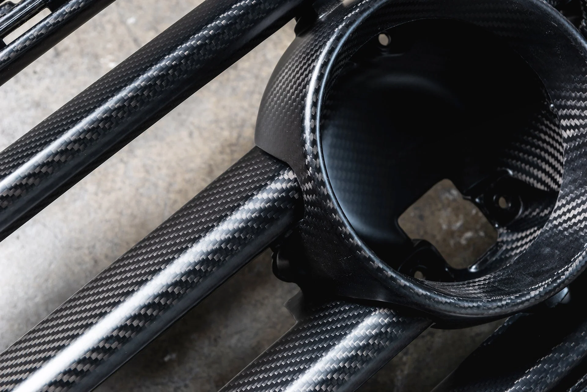 INEOS Grenadier (2023 Onwards) Exposed Matte Carbon Central Lamp Dakar Front Grille - Image 18