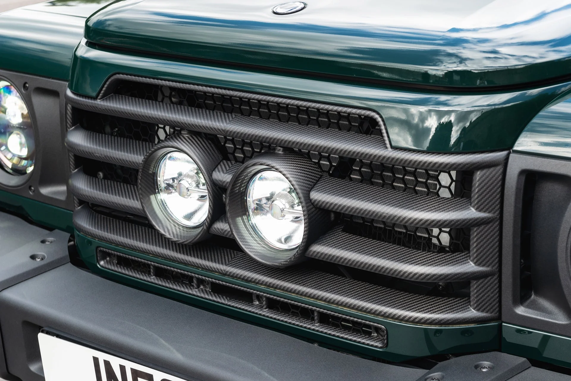 INEOS Grenadier (2023 Onwards) Exposed Matte Carbon Central Lamp Dakar Front Grille - Image 4
