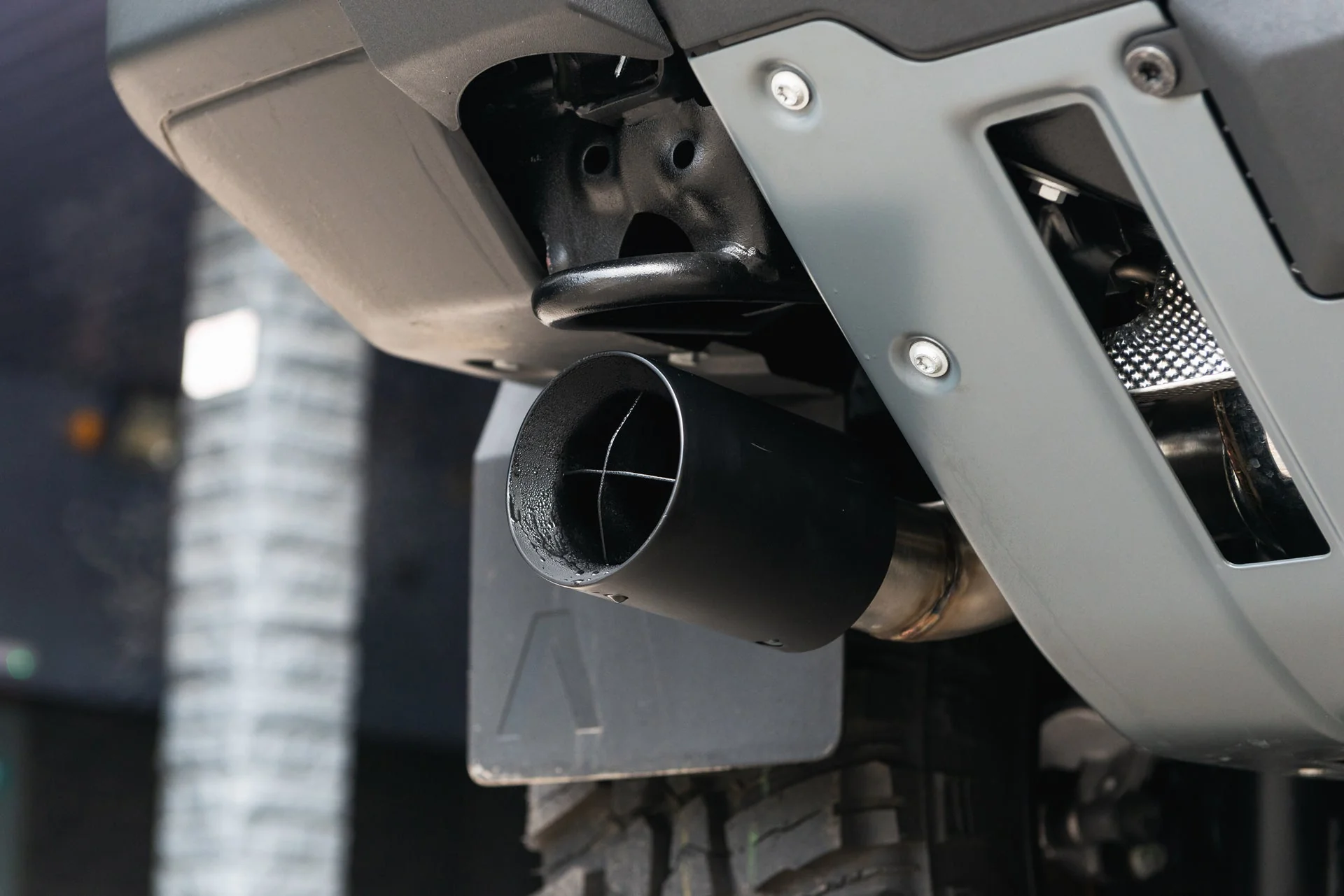 INEOS Grenadier (2023 Onwards) Black Crosshair Exhaust System - Petrol - Image 7