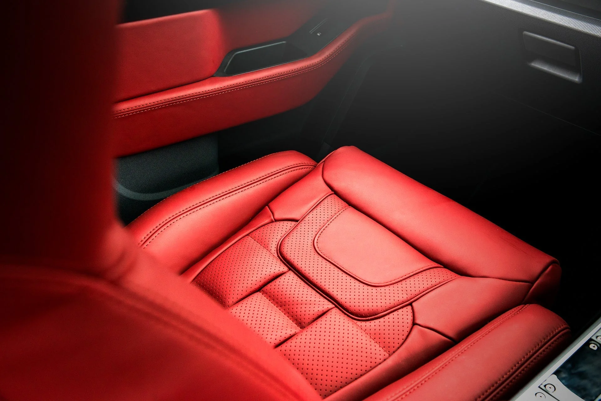 INEOS Grenadier (2023 Onwards) Sport Seat Leather Interior - Image 5