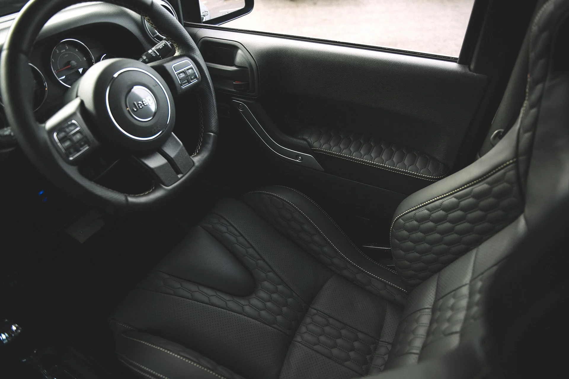 Jeep Wrangler JK (2007-2018) Sport Steering Wheel - Image 3