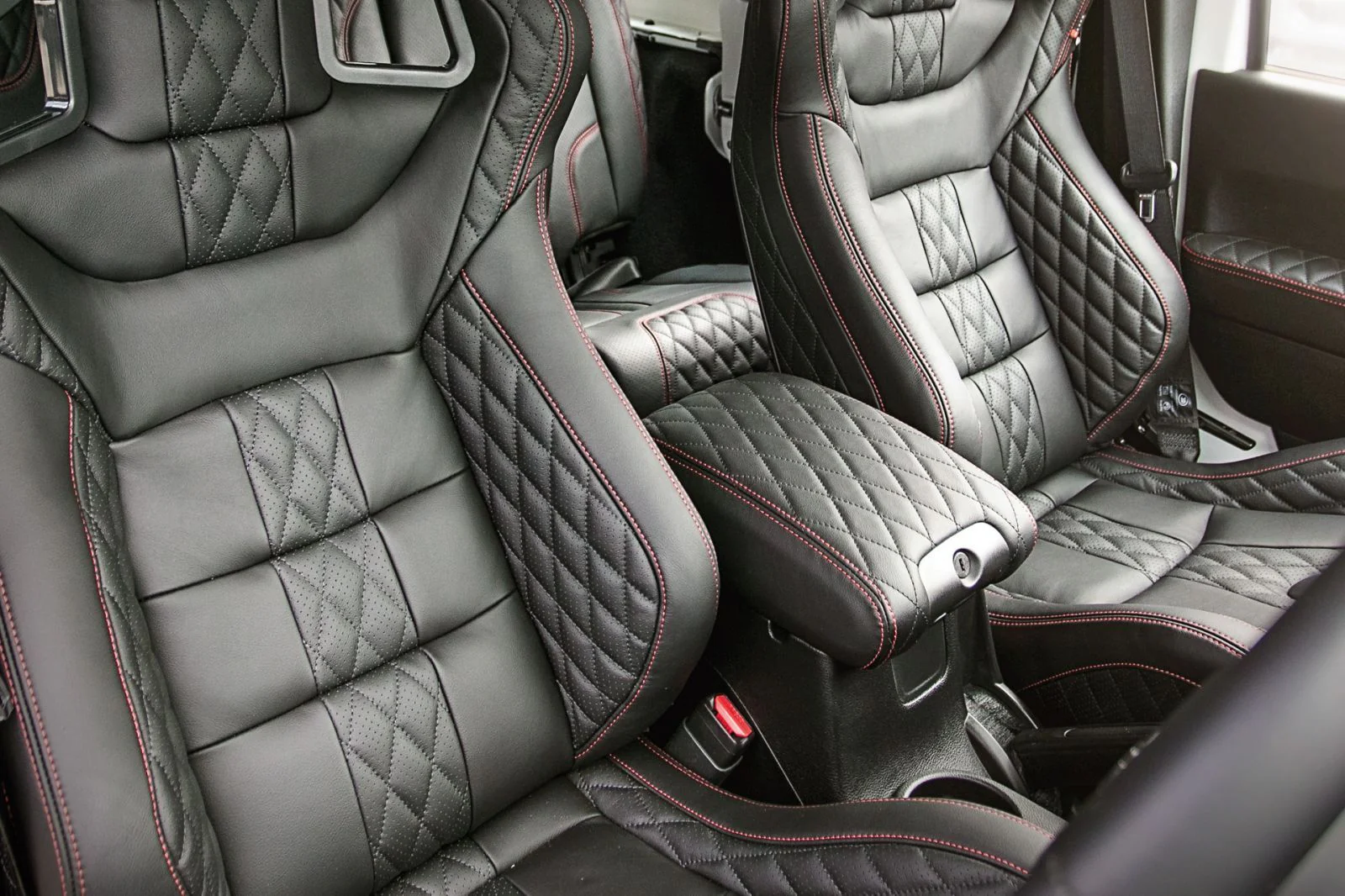 Jeep Wrangler JK (2007-2018) Centre Glovebox - Image 3
