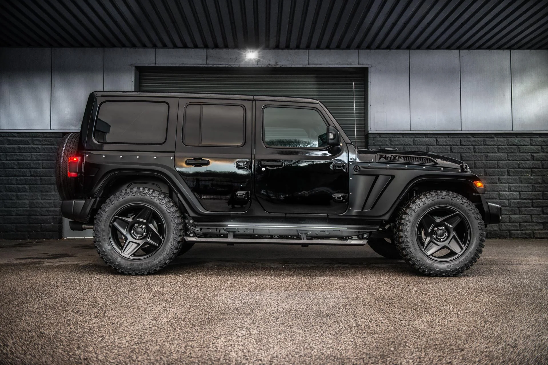 Jeep Wrangler JL (2018 Onwards) 4 Door Electric Side Steps with lights (running boards) - Image 12