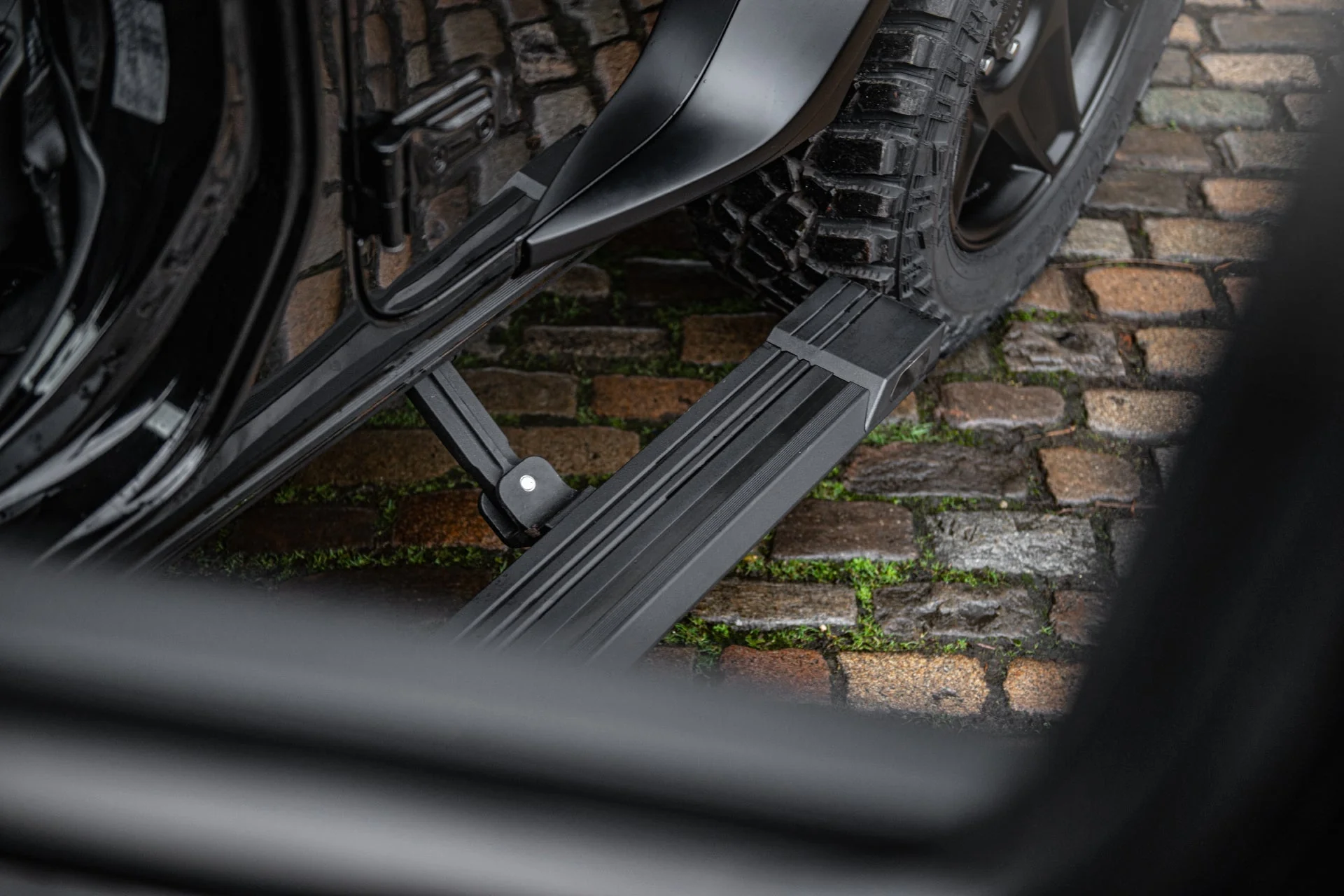 Jeep Wrangler JL (2018 Onwards) 4 Door Electric Side Steps with lights (running boards) - Image 3