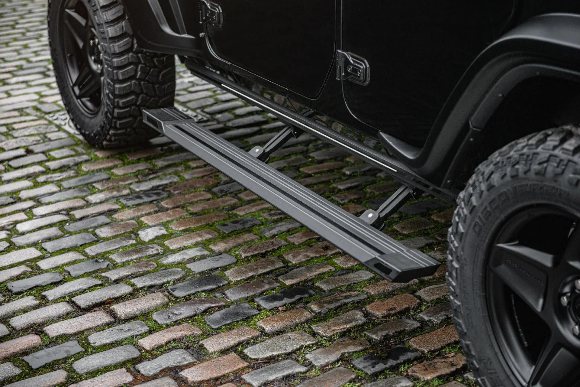 Jeep Wrangler JL (2018 Onwards) 4 Door Electric Side Steps with lights (running boards) - Image 5