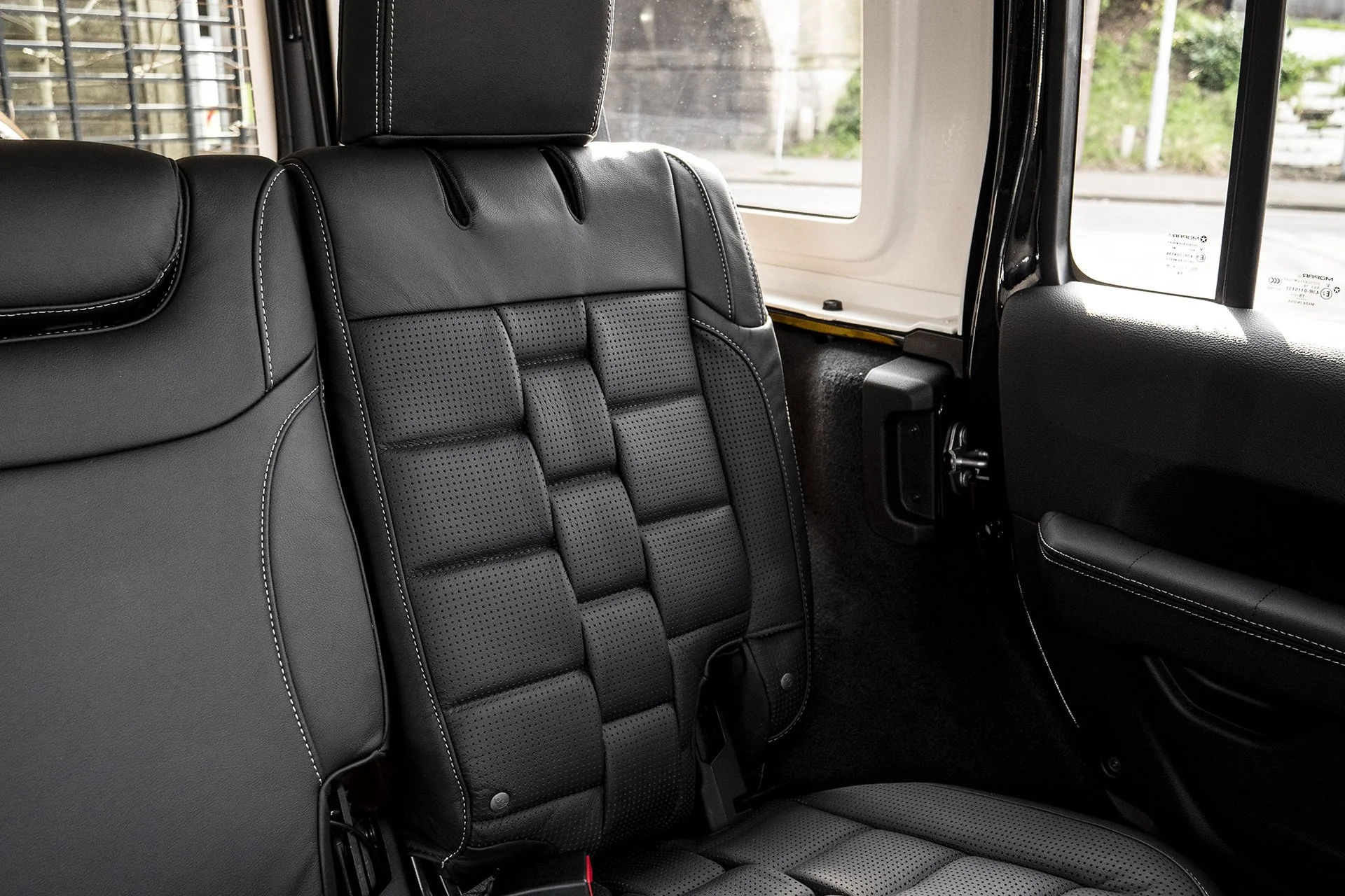 Jeep Wrangler JL 4 Door (2018 Onwards) Comfort Leather Interior - Image 19