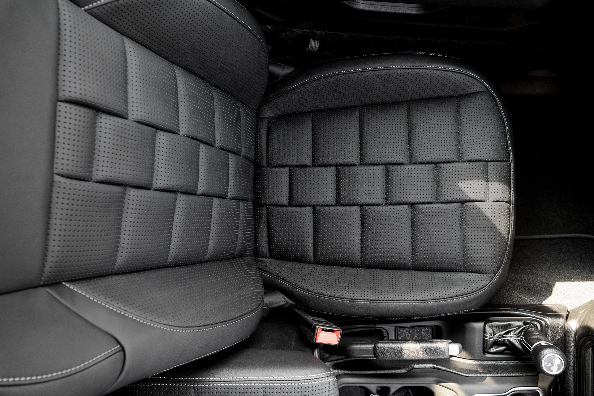 Jeep Wrangler JL 4 Door (2018 Onwards) Comfort Leather Interior - Image 20
