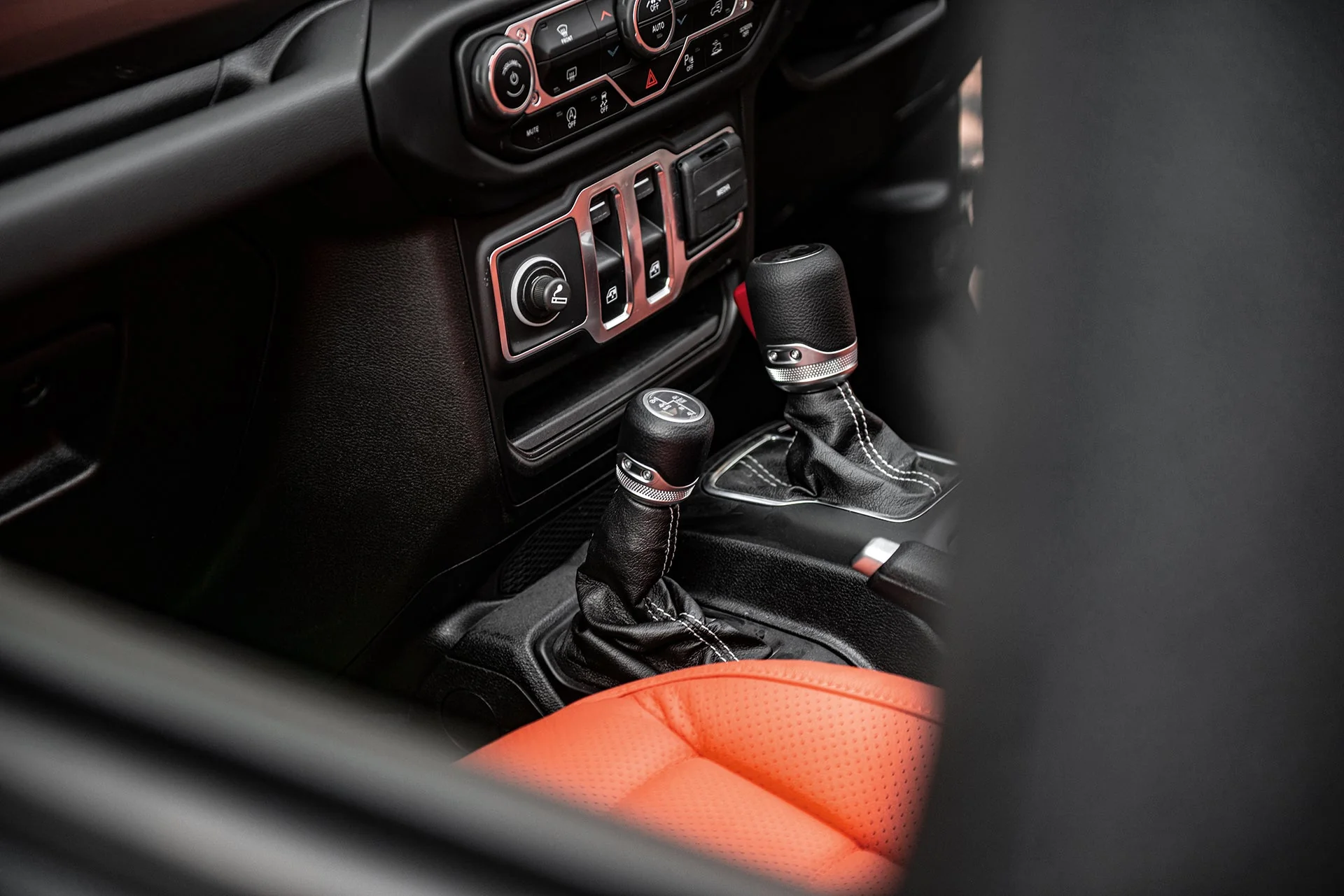 Jeep Wrangler JL 4 Door (2018 Onwards) Comfort Leather Interior - Image 42