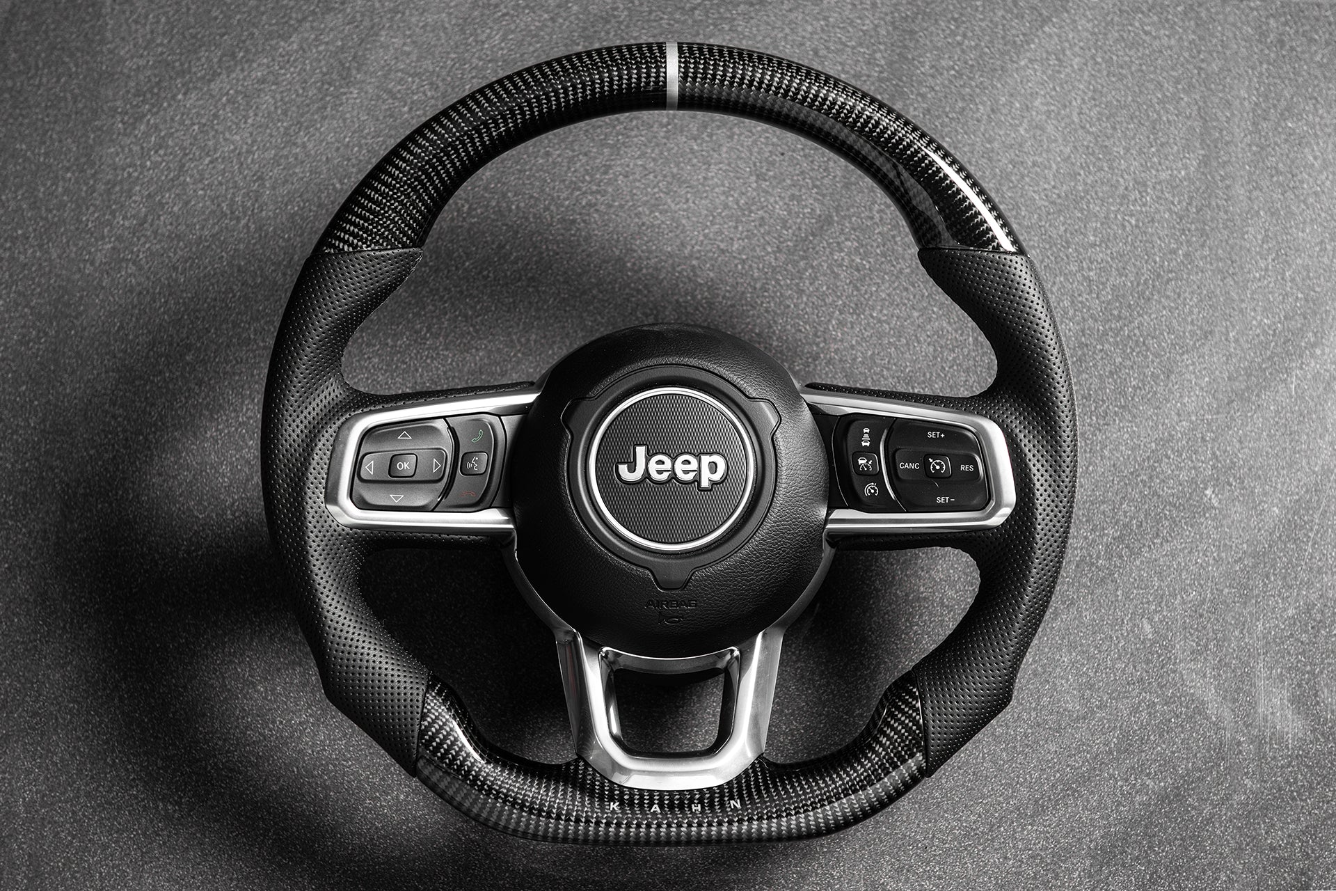 Jeep Wrangler JL (2018 Onwards) Carbon Sports Heated Steering Wheel with Kahn Lettering - Image 13