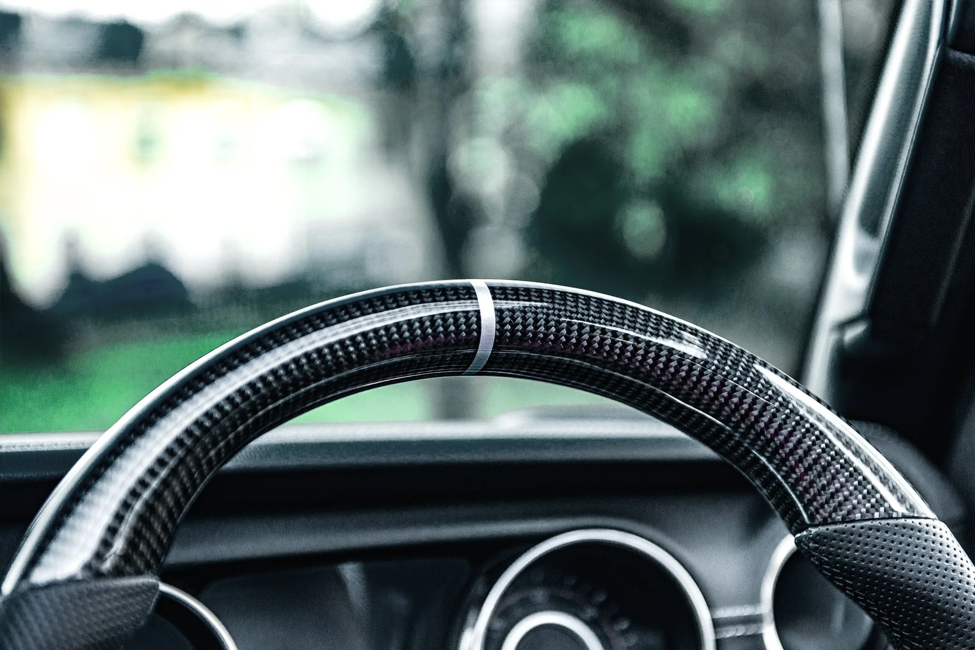 Jeep Wrangler JL (2018 Onwards) Carbon Sports Heated Steering Wheel with Kahn Lettering - Image 5