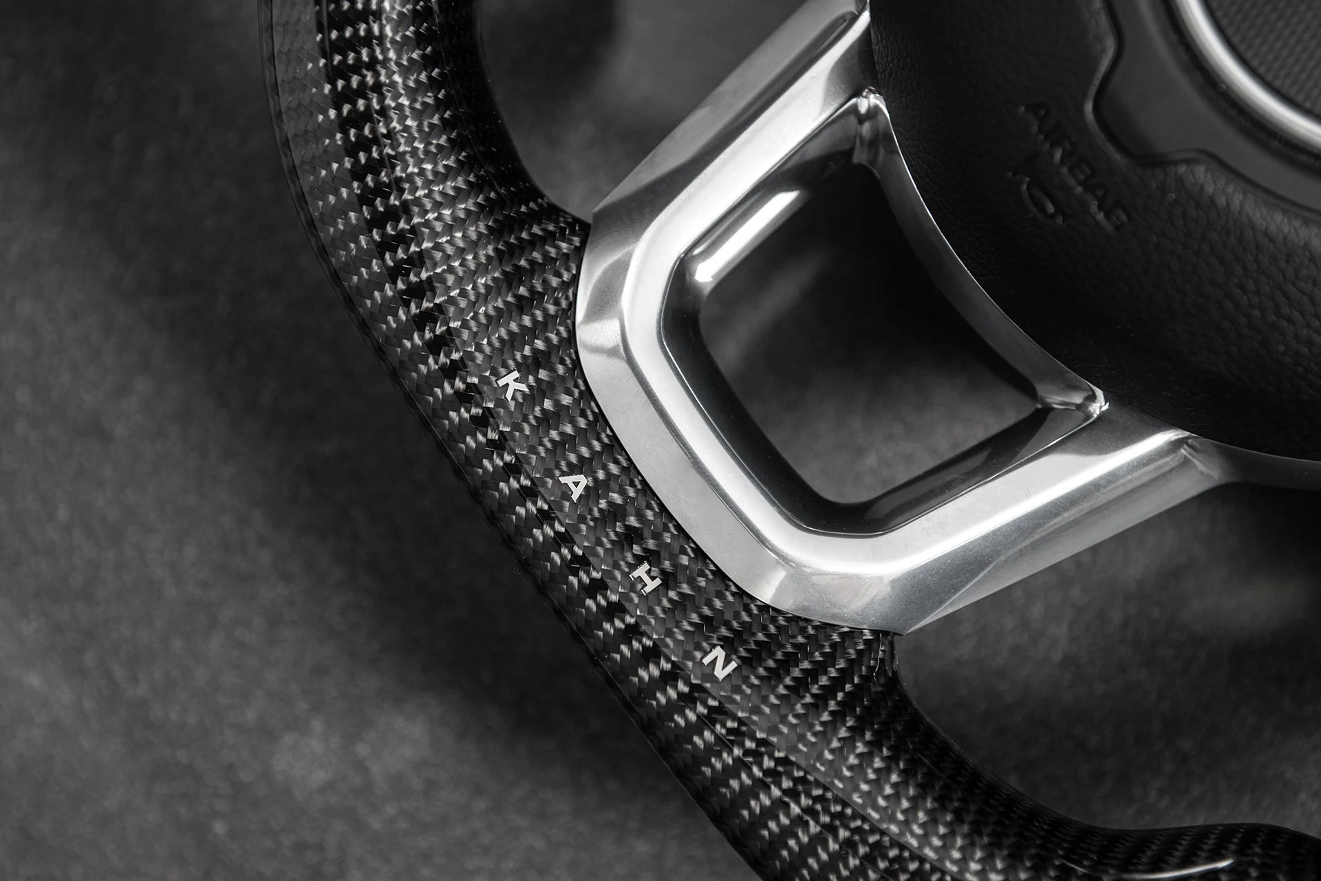 Jeep Wrangler JL (2018 Onwards) Carbon Sports Heated Steering Wheel with Kahn Lettering - Image 9