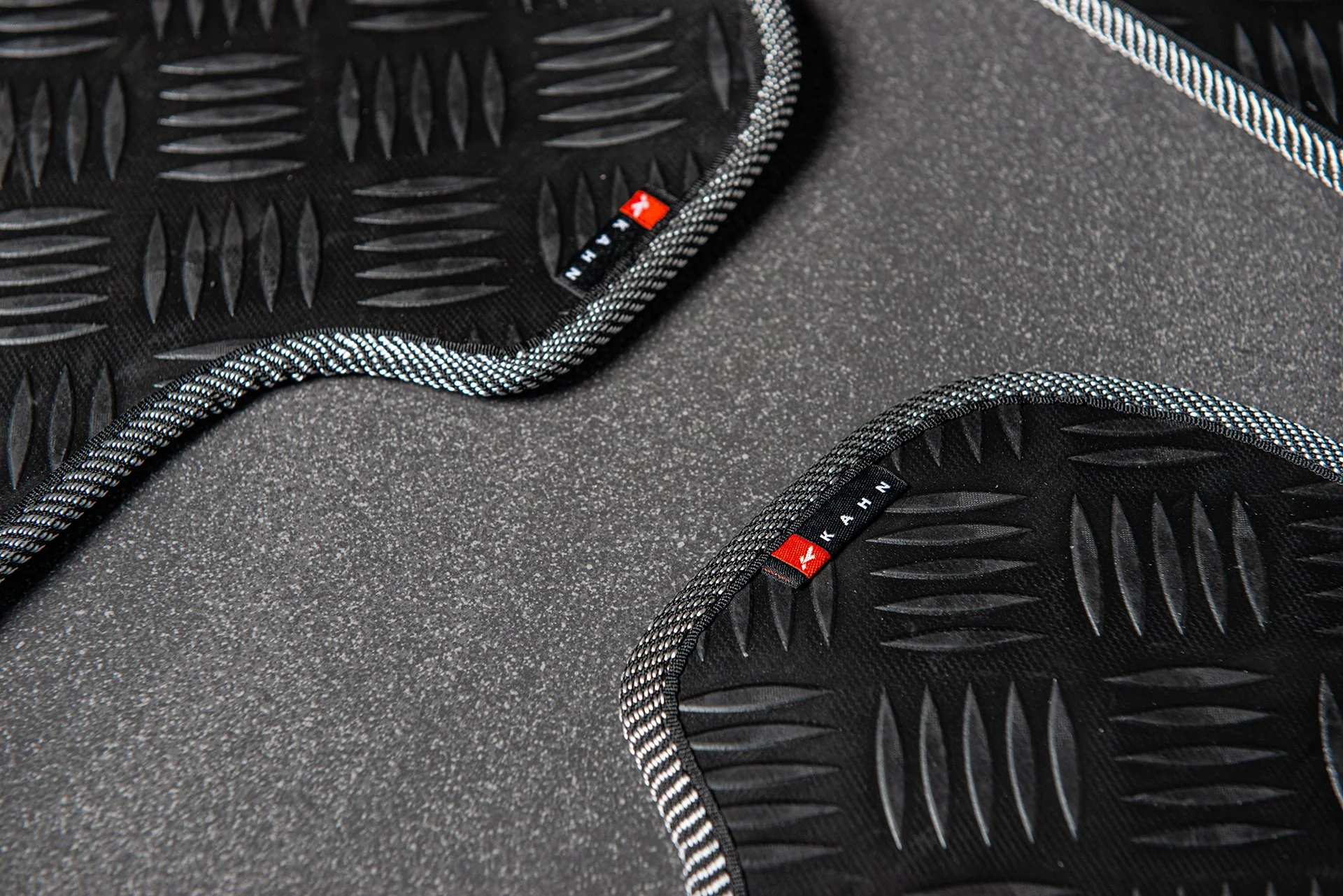 JEEP WRANGLER JL (2018 Onwards) CHEQUERED RUBBER MATS - 2 Door - Image 3