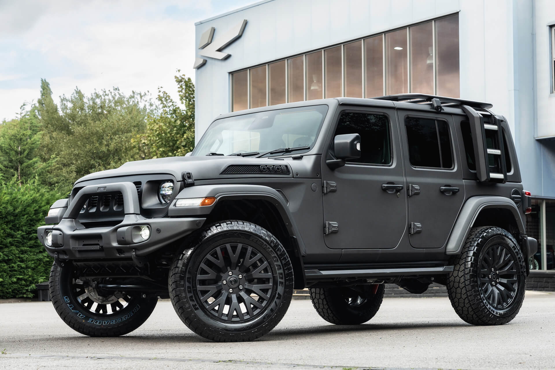 JEEP WRANGLER JL (2018 Onwards) Expedition Front Bumper with Integrated A Bar - Image 2