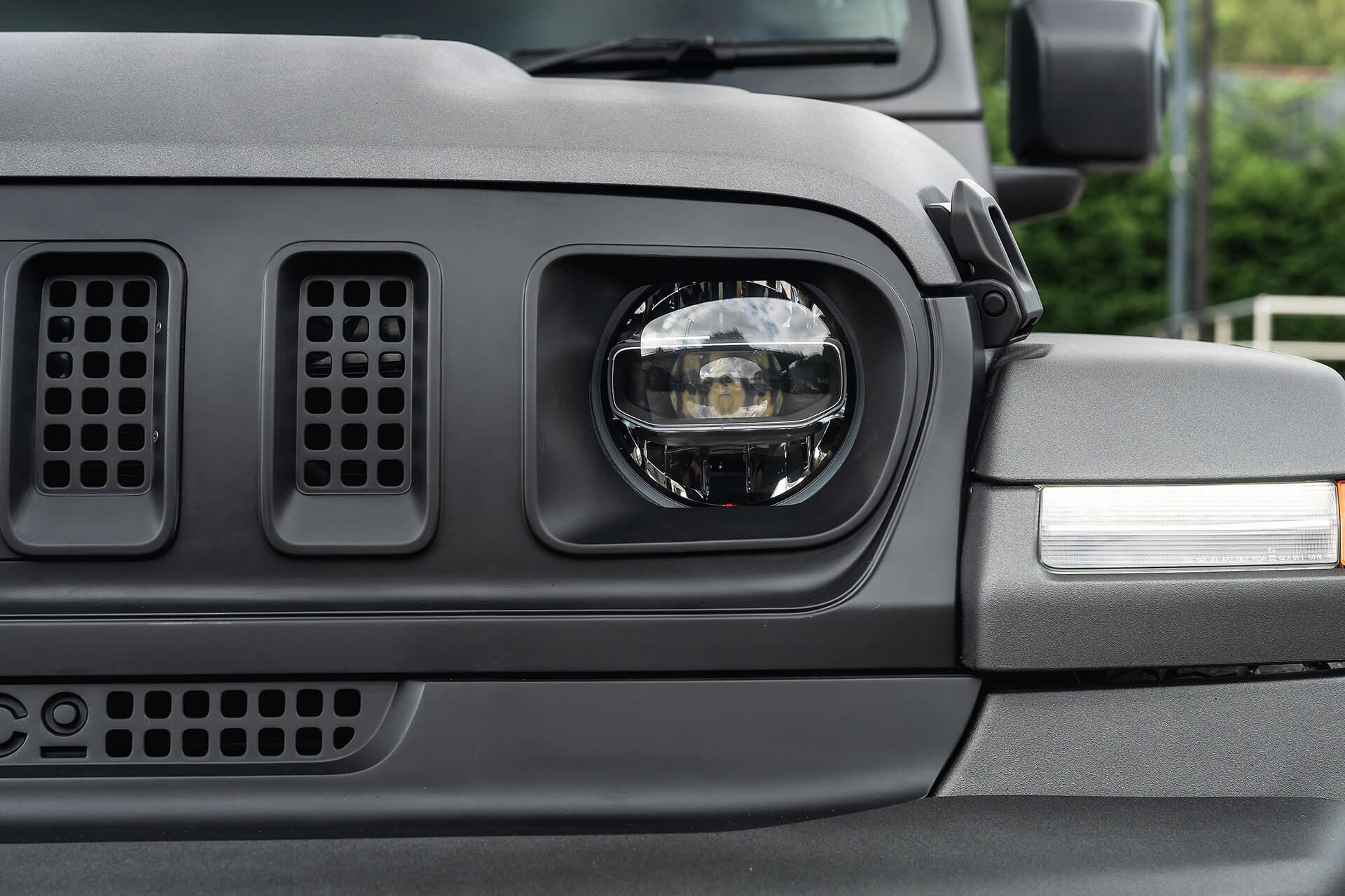 JEEP WRANGLER JL (2018 Onwards) IRONMAN 4 SLOT FRONT GRILLE - Image 11