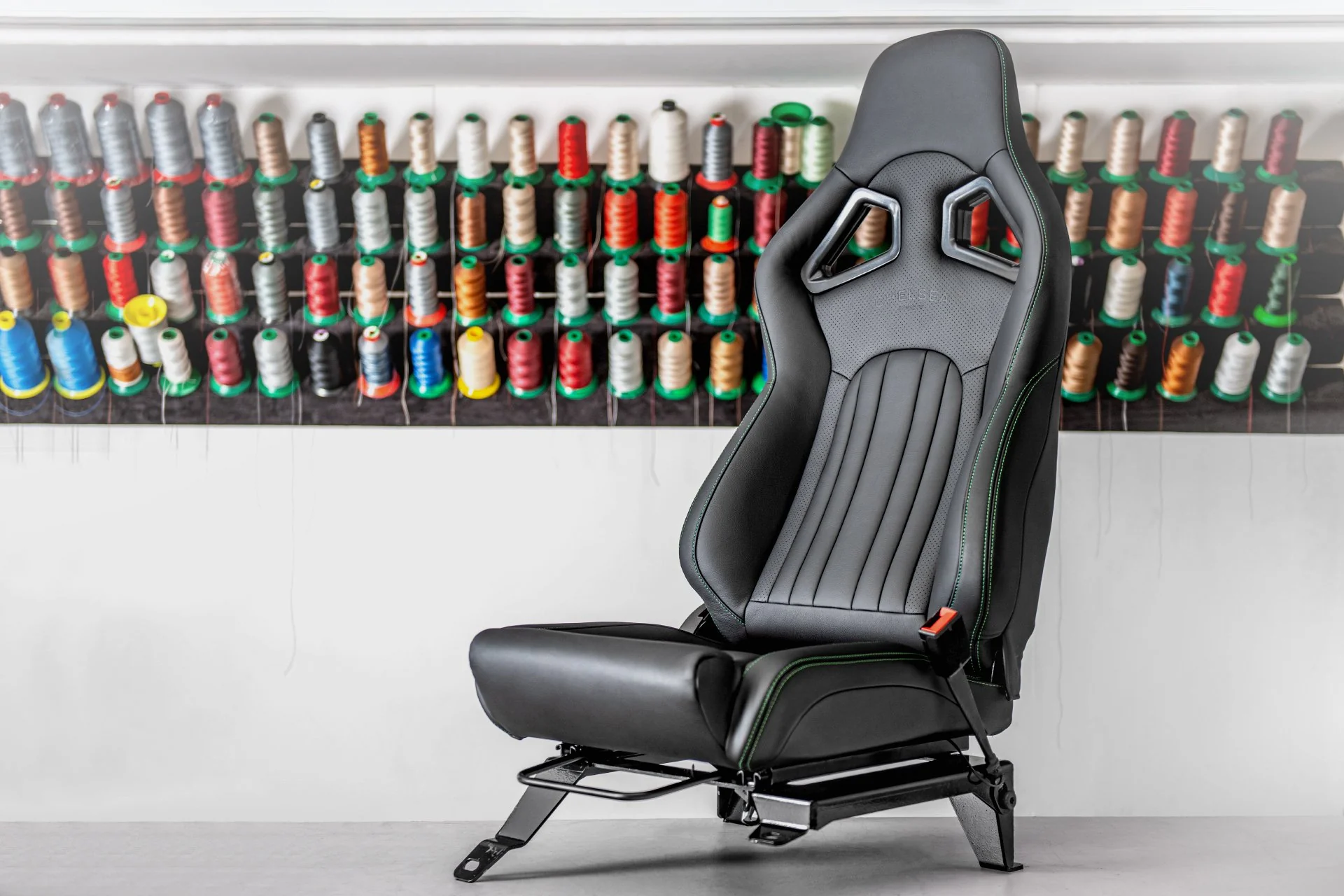 Jeep Wrangler JL (2018 Onwards) Lightweight Vegan Leather Heritage Sport Seats - Image 20