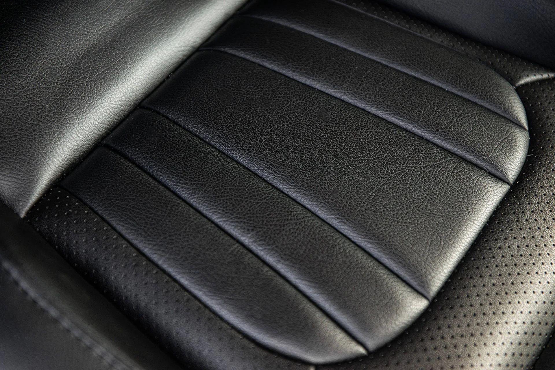 Jeep Wrangler JL (2018 Onwards) Lightweight Vegan Leather Heritage Sport Seats - Image 24