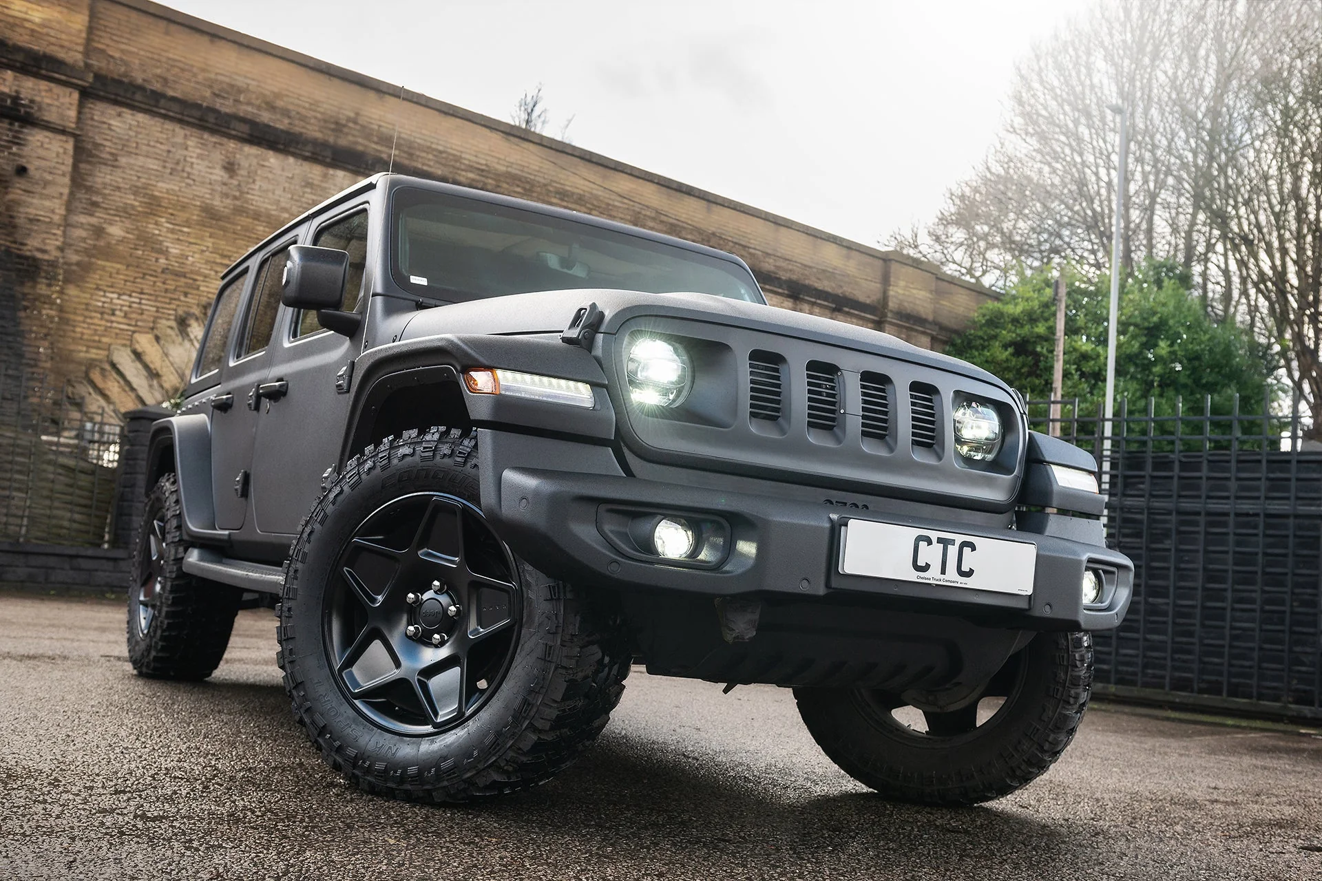 JEEP WRANGLER JL (2018 Onwards) SLIMLINE 4 SLOT FRONT GRILLE - Image 11