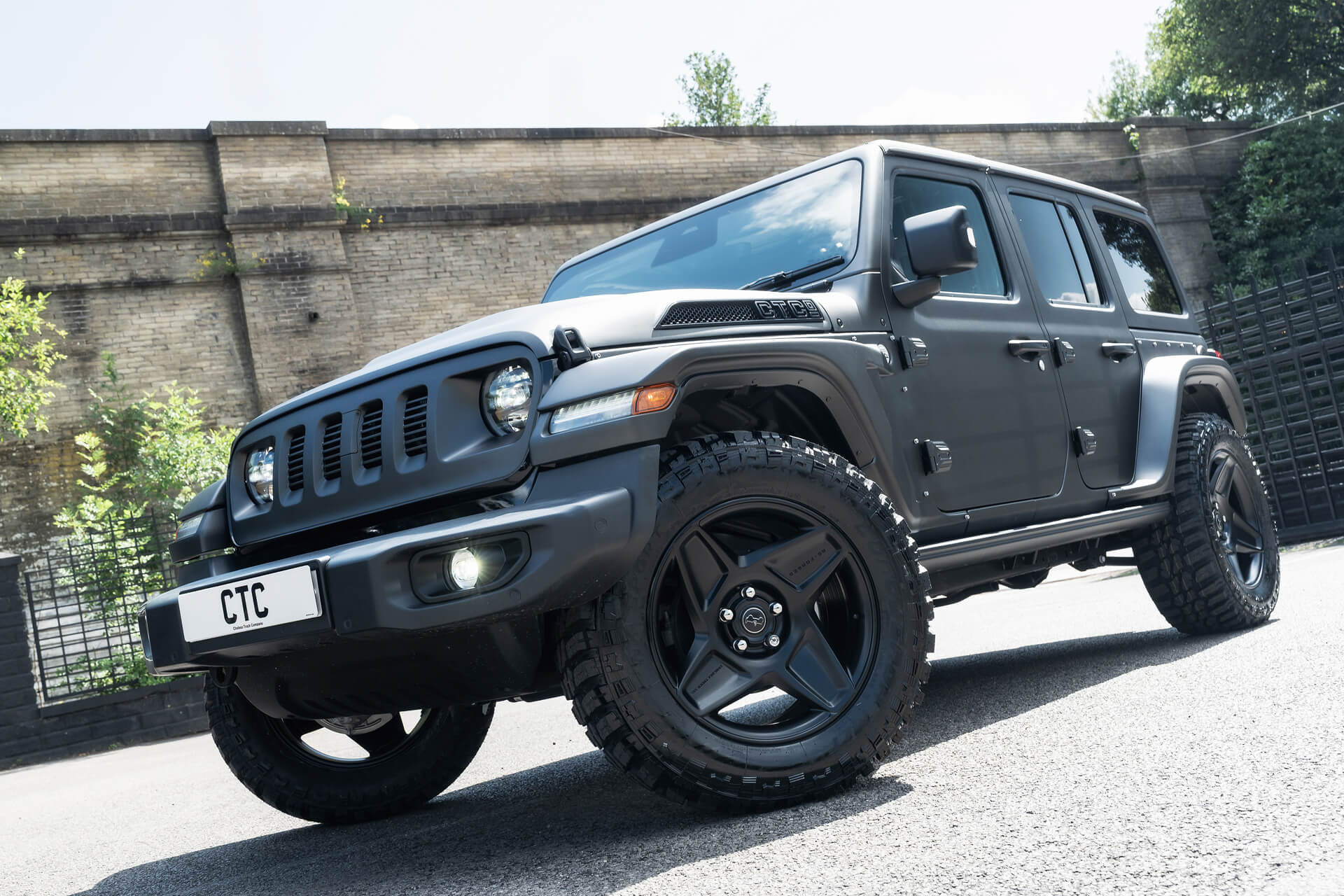 JEEP WRANGLER JL (2018 Onwards) SLIMLINE 4 SLOT FRONT GRILLE - Image 18