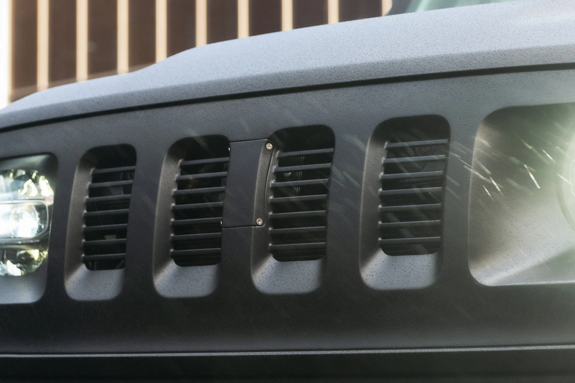 JEEP WRANGLER JL (2018 Onwards) SLIMLINE 4 SLOT FRONT GRILLE - Image 19