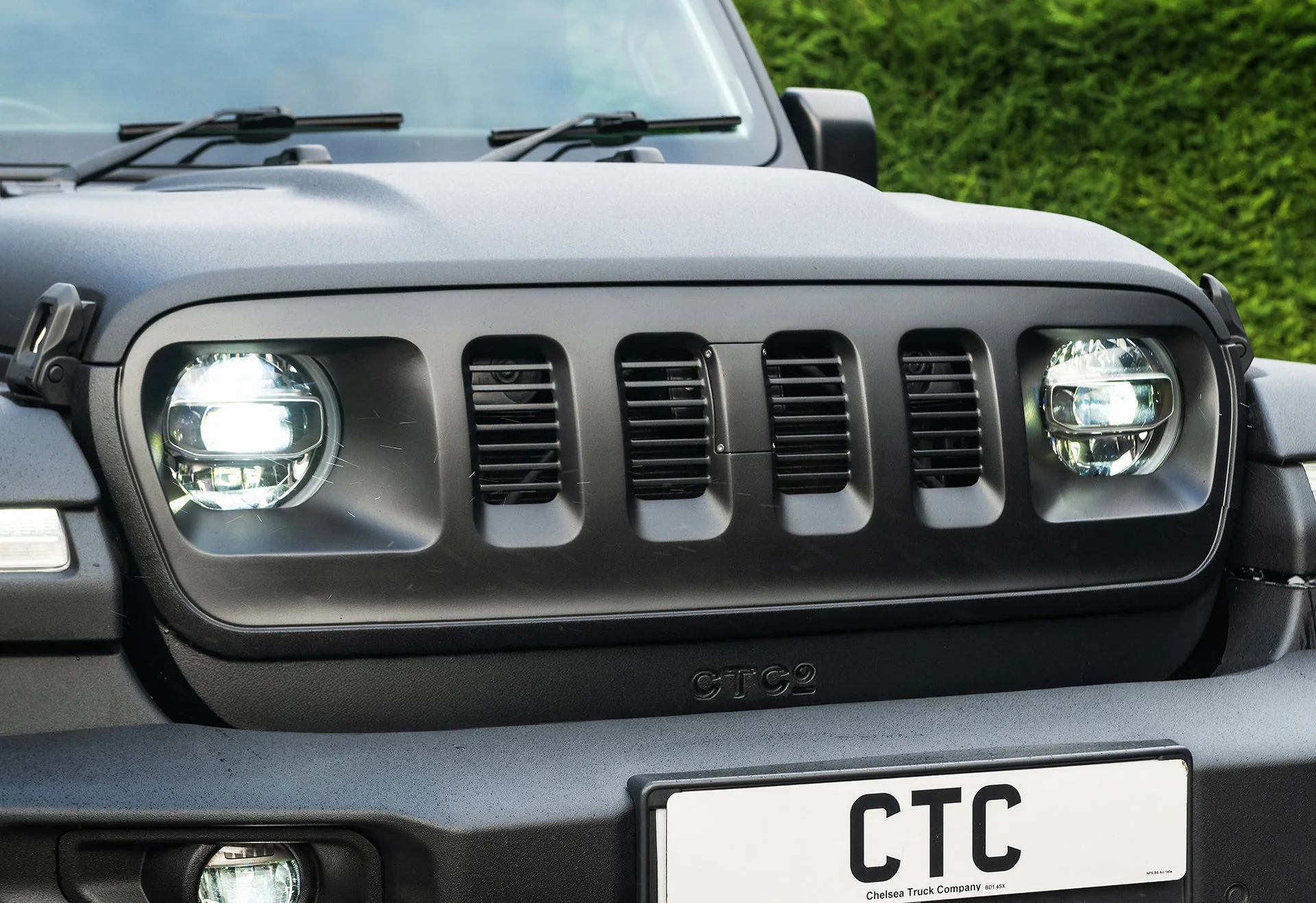 JEEP WRANGLER JL (2018 Onwards) SLIMLINE 4 SLOT FRONT GRILLE - Image 7
