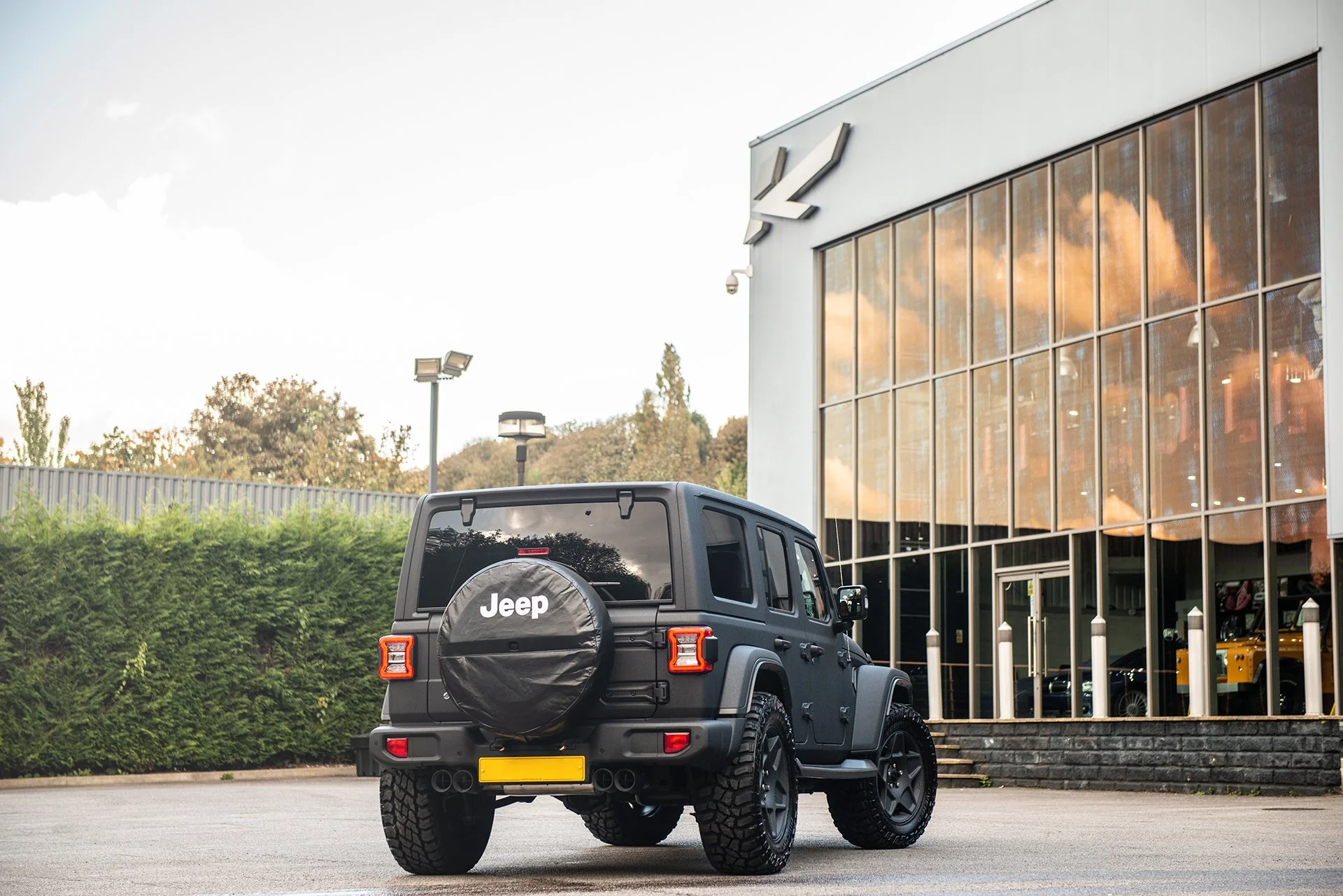 Jeep Wrangler JL (2018 Onwards) Quad Crosshair Exhaust System in Matt Black - Image 3