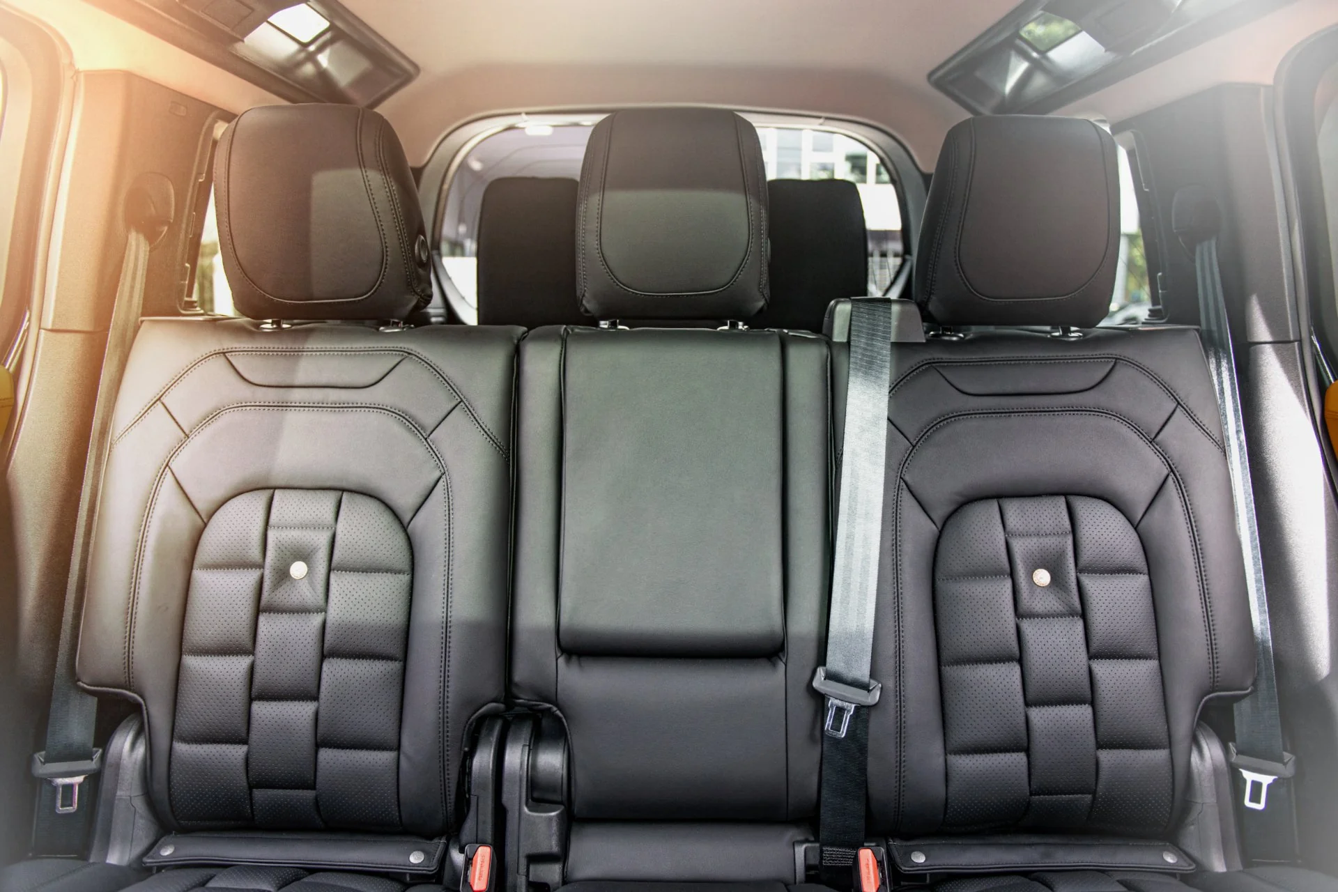Land Rover Defender 110 (2020 Onwards) Environment 1: Upper, Middle and Lower Interior - Image 9