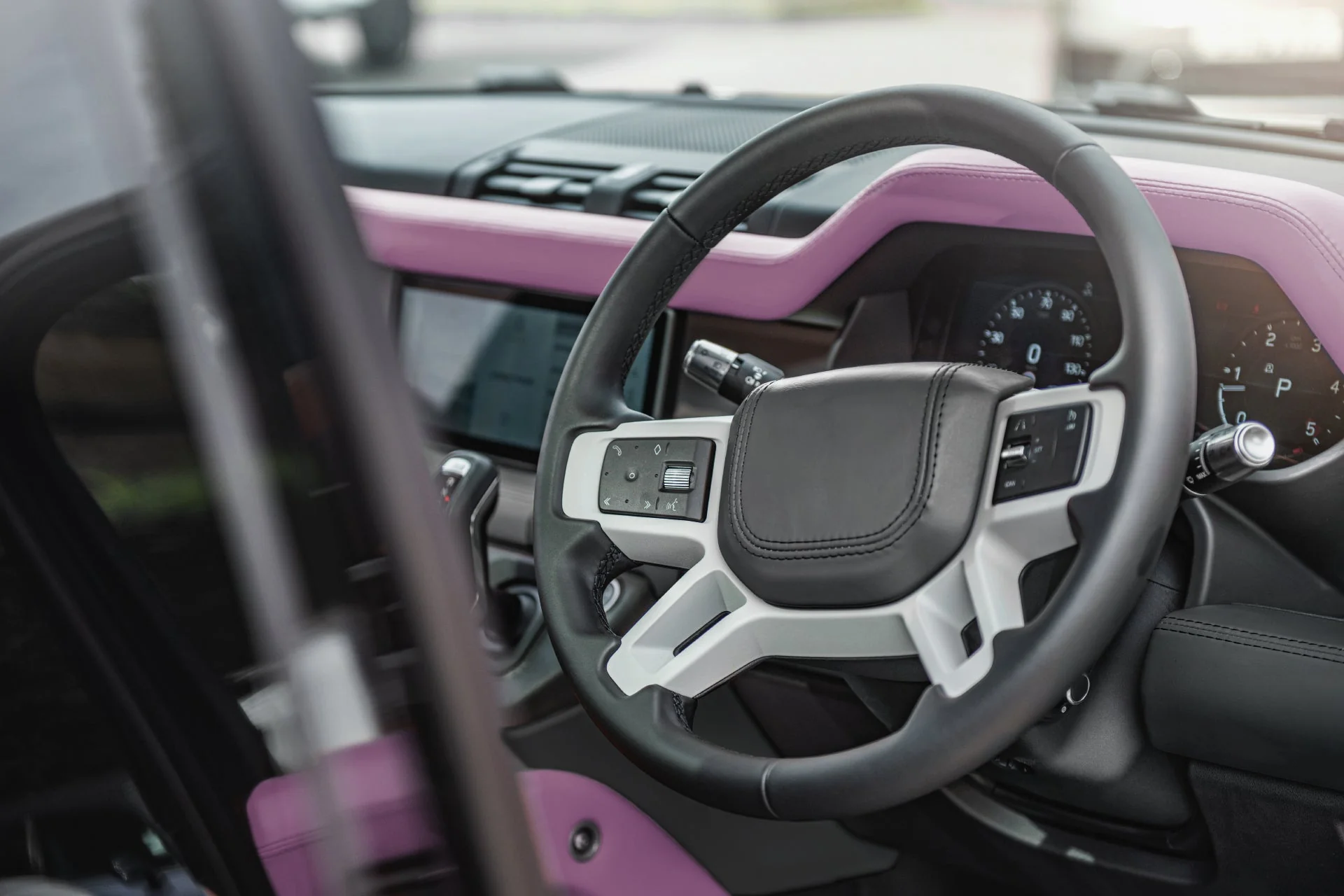Land Rover Defender 110 (2020 Onwards) Environment 2: Upper and Lower Volcanic Pink Interior - Image 6
