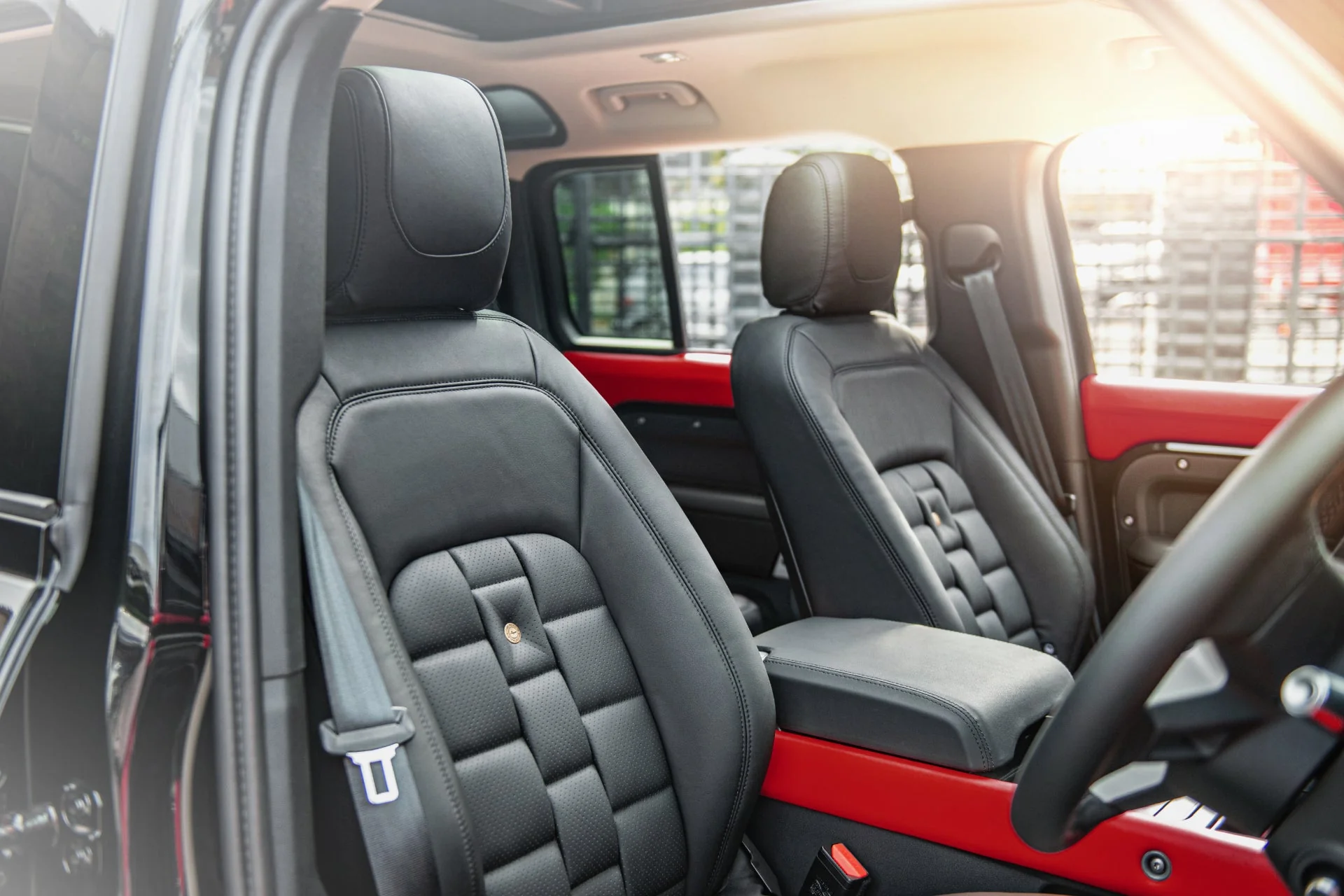 Land Rover Defender 110 (2020 Onwards) Environment 2: Upper and Lower Volcanic Red Interior - Image 3