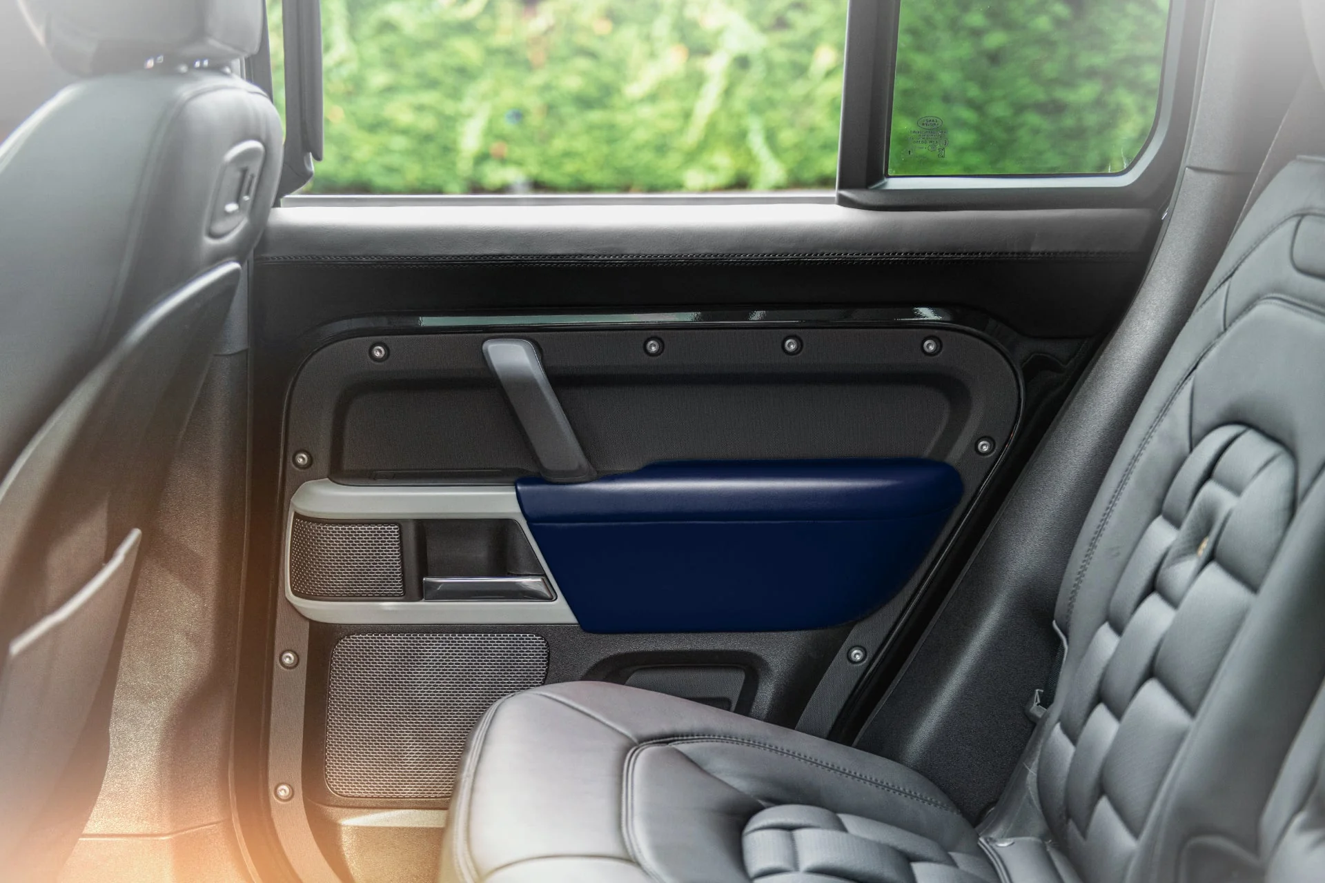 Land Rover Defender 110 (2020 Onwards) Environment 3: Middle and Lower volcanic blue Interior - Image 4