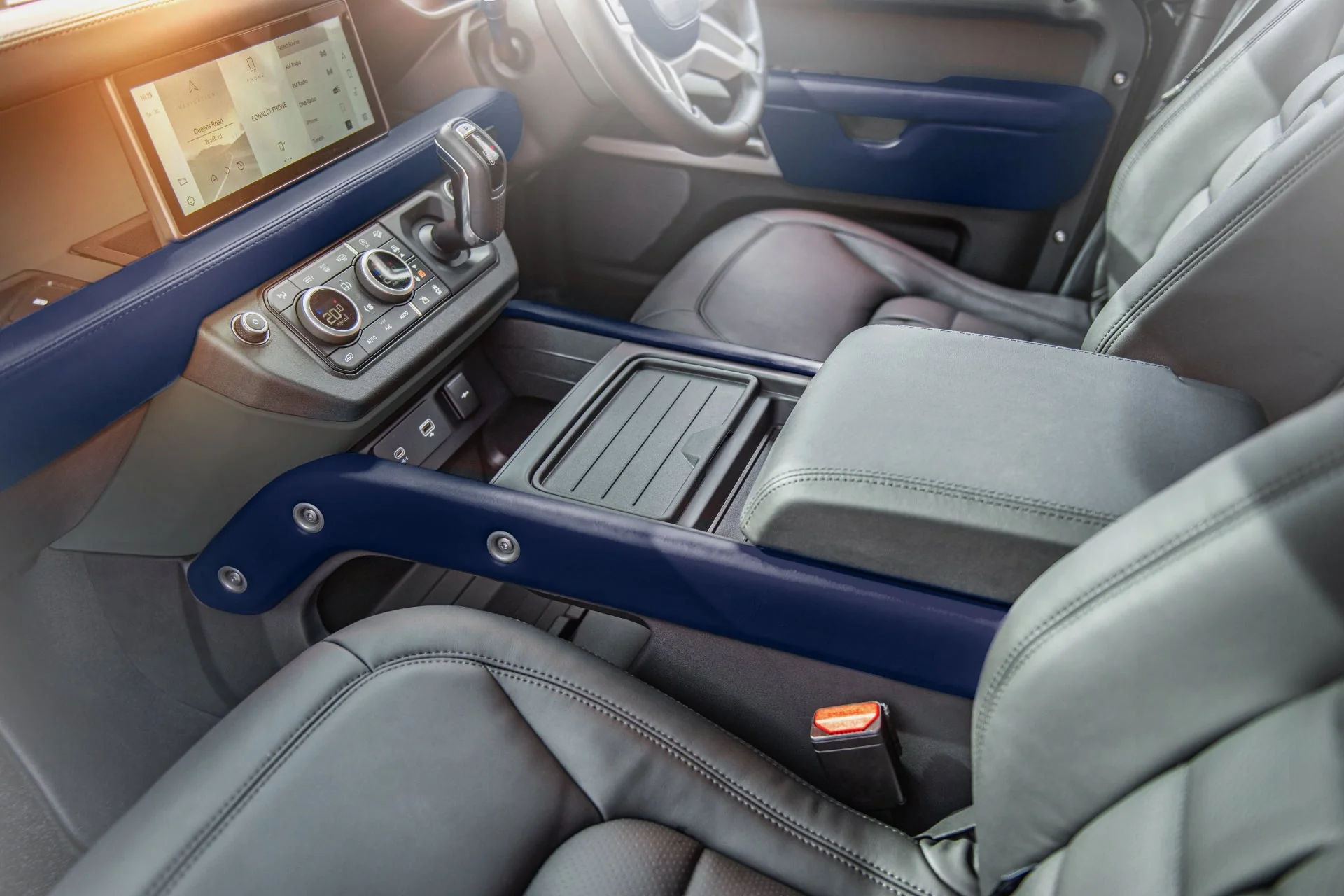 Land Rover Defender 110 (2020 Onwards) Environment 3: Middle and Lower volcanic blue Interior - Image 5