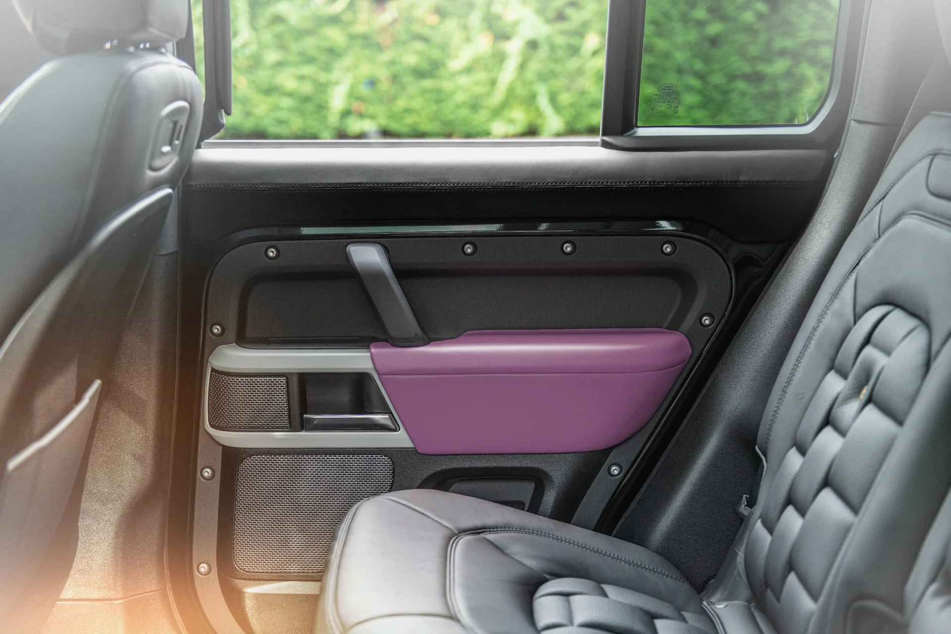 Land Rover Defender 110 (2020 Onwards) Environment 3: Middle and Lower Volcanic Pink Interior - Image 4