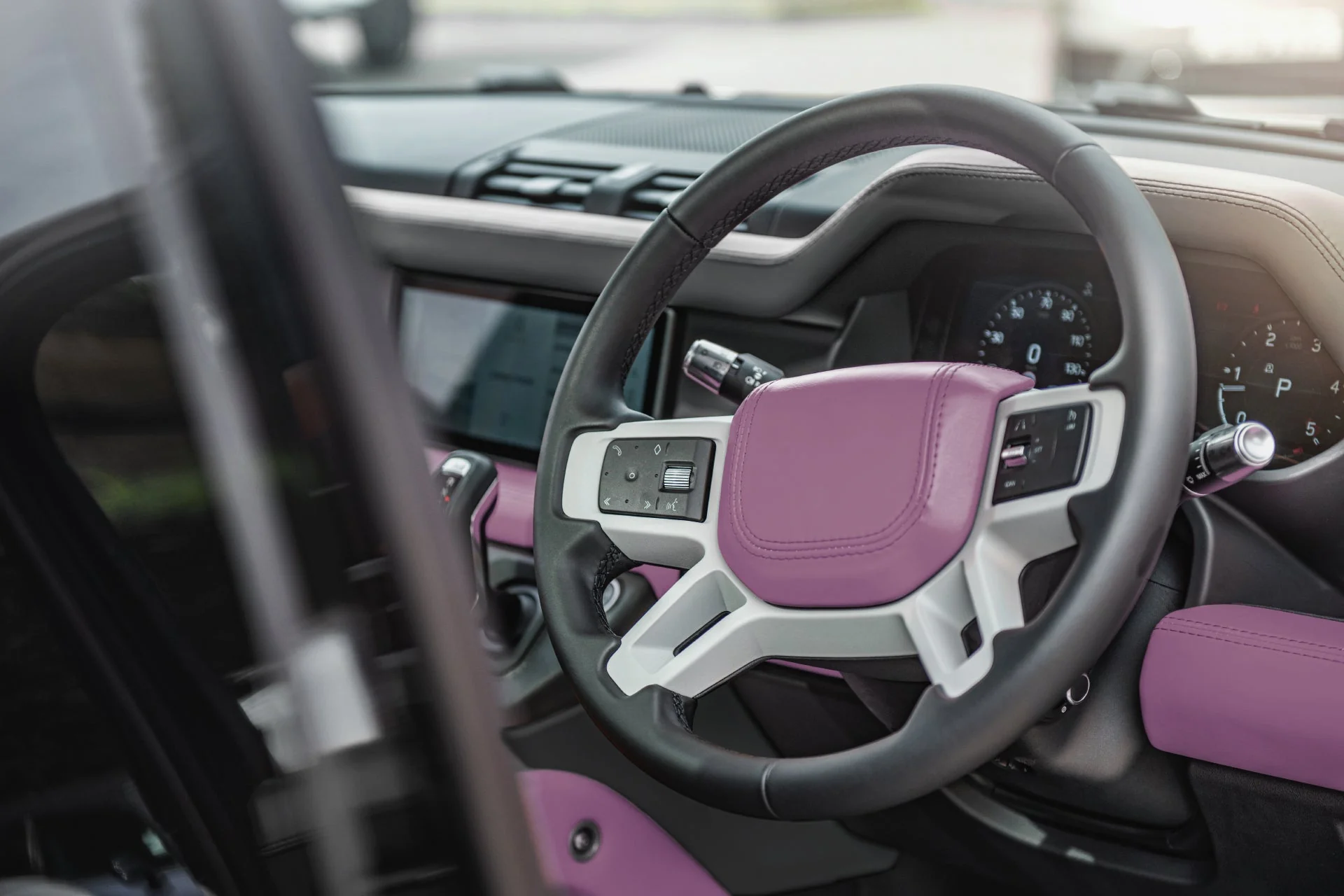 Land Rover Defender 110 (2020 Onwards) Environment 3: Middle and Lower Volcanic Pink Interior - Image 6