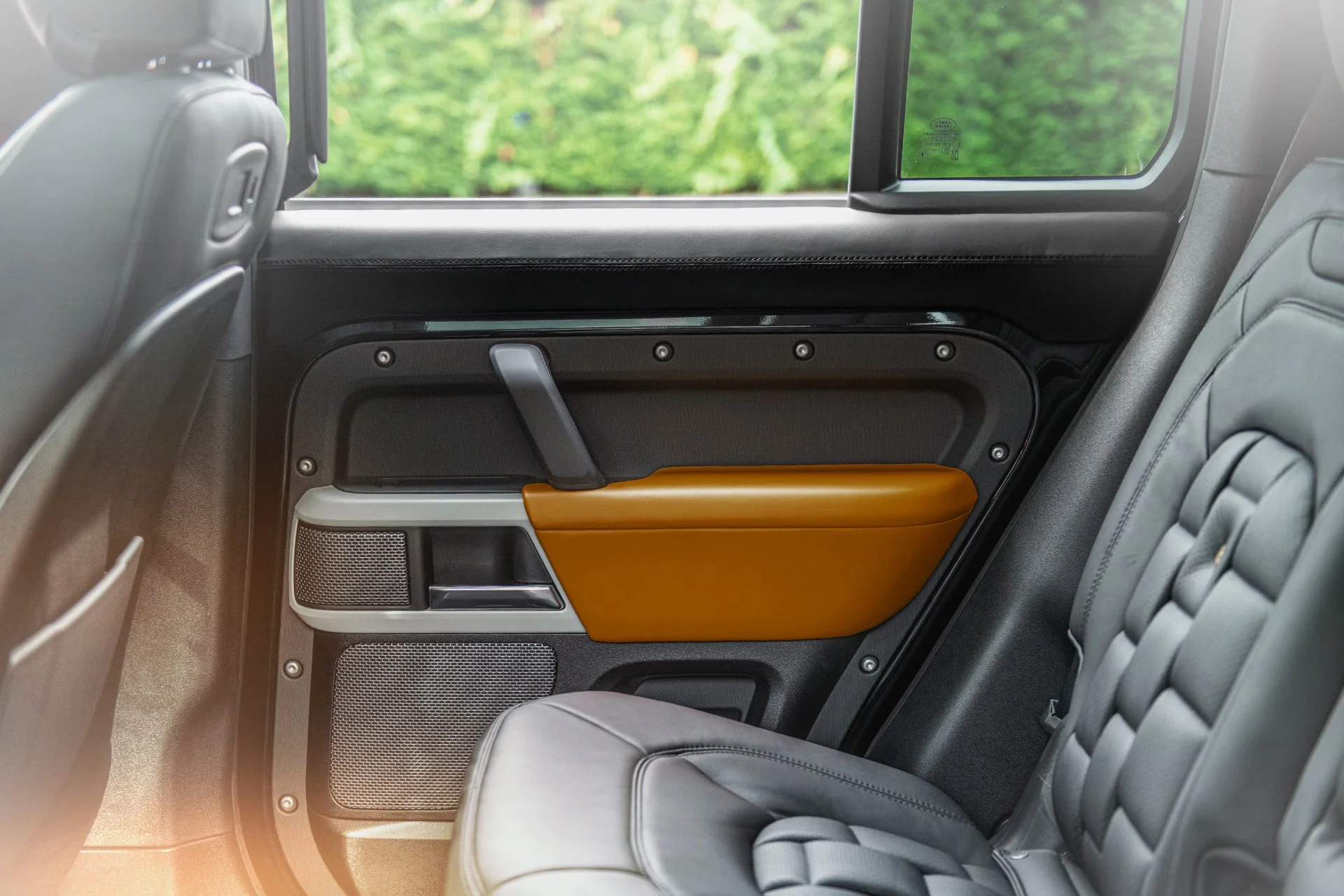 Land Rover Defender 110 (2020 Onwards) Environment 3: Middle and Lower Volcanic Yellow Interior - Image 4