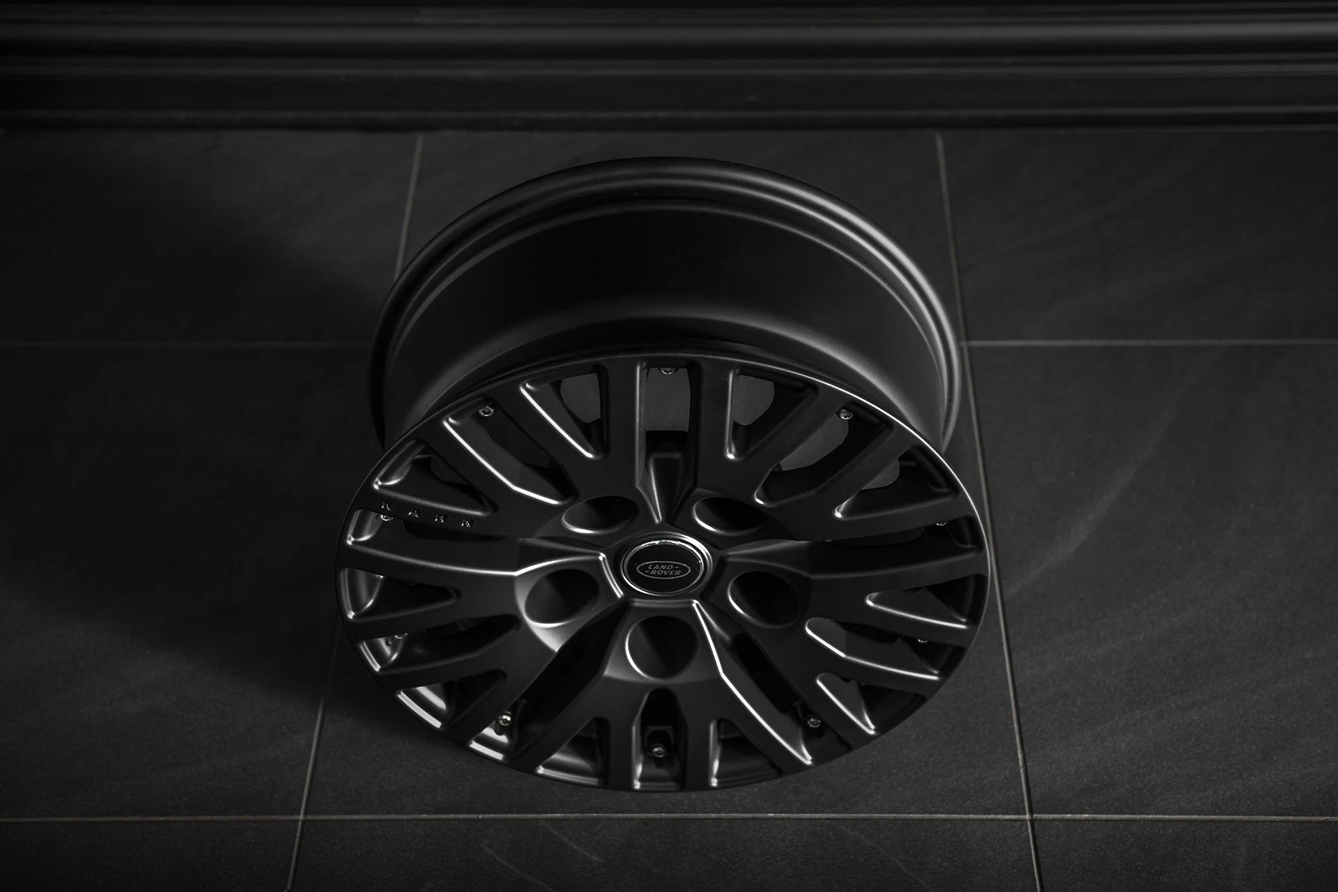 Land Rover Defender (1991-2016) Alloy Wheels - 1983 - Image 3