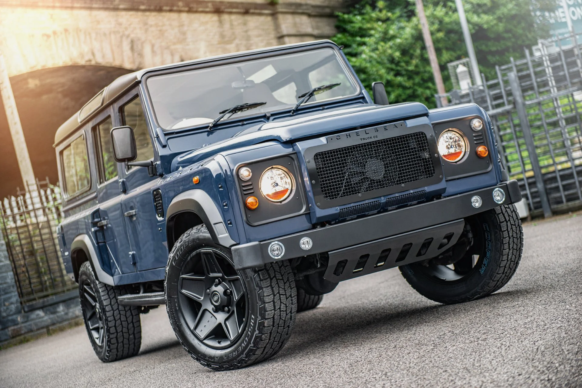 LAND ROVER DEFENDER (1991-2016) 'CHELSEA' FRONT GRILLE WITH STAINLESS STEEL MESH - Image 8